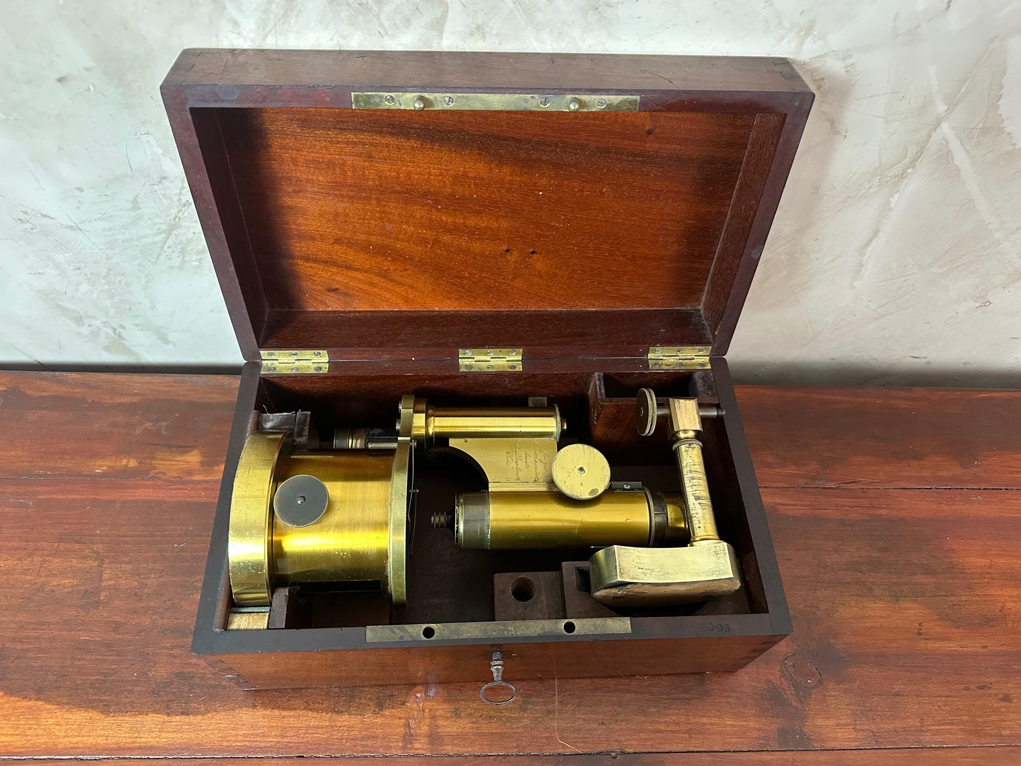 19th century French G.Oberhaueser Brass Achromatic Microscope in its wooden Boxe 13