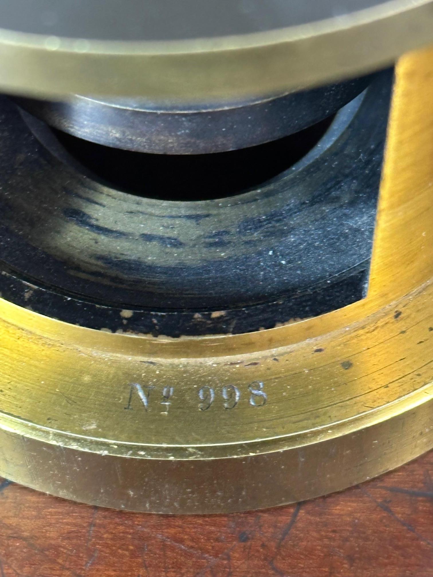19th century French G.Oberhaueser Brass Achromatic Microscope in its wooden Boxe 4