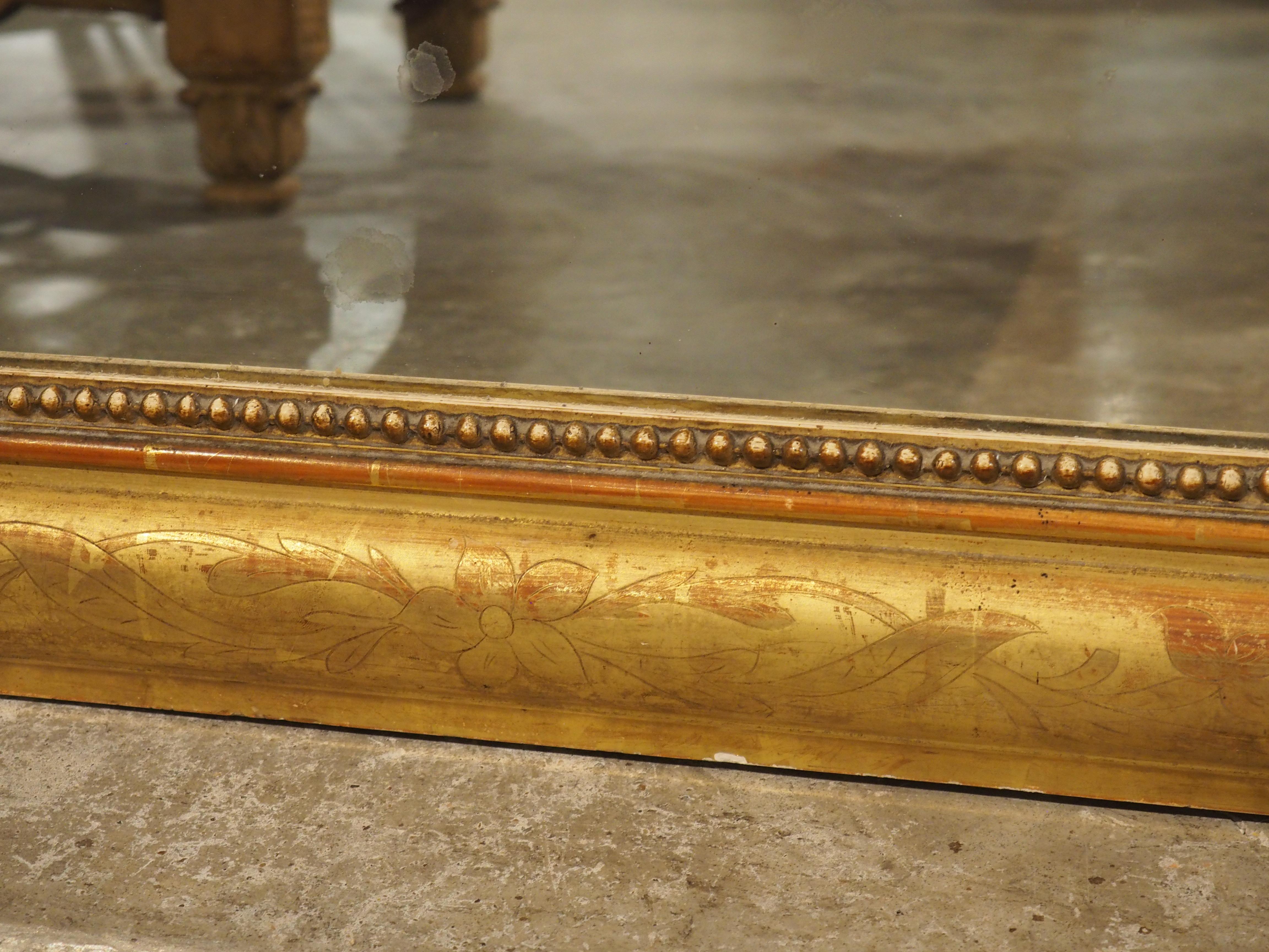 Specchio francese del XIX secolo in stile Louis Philippe a foglia d'oro con cartiglio centrale in vendita 3