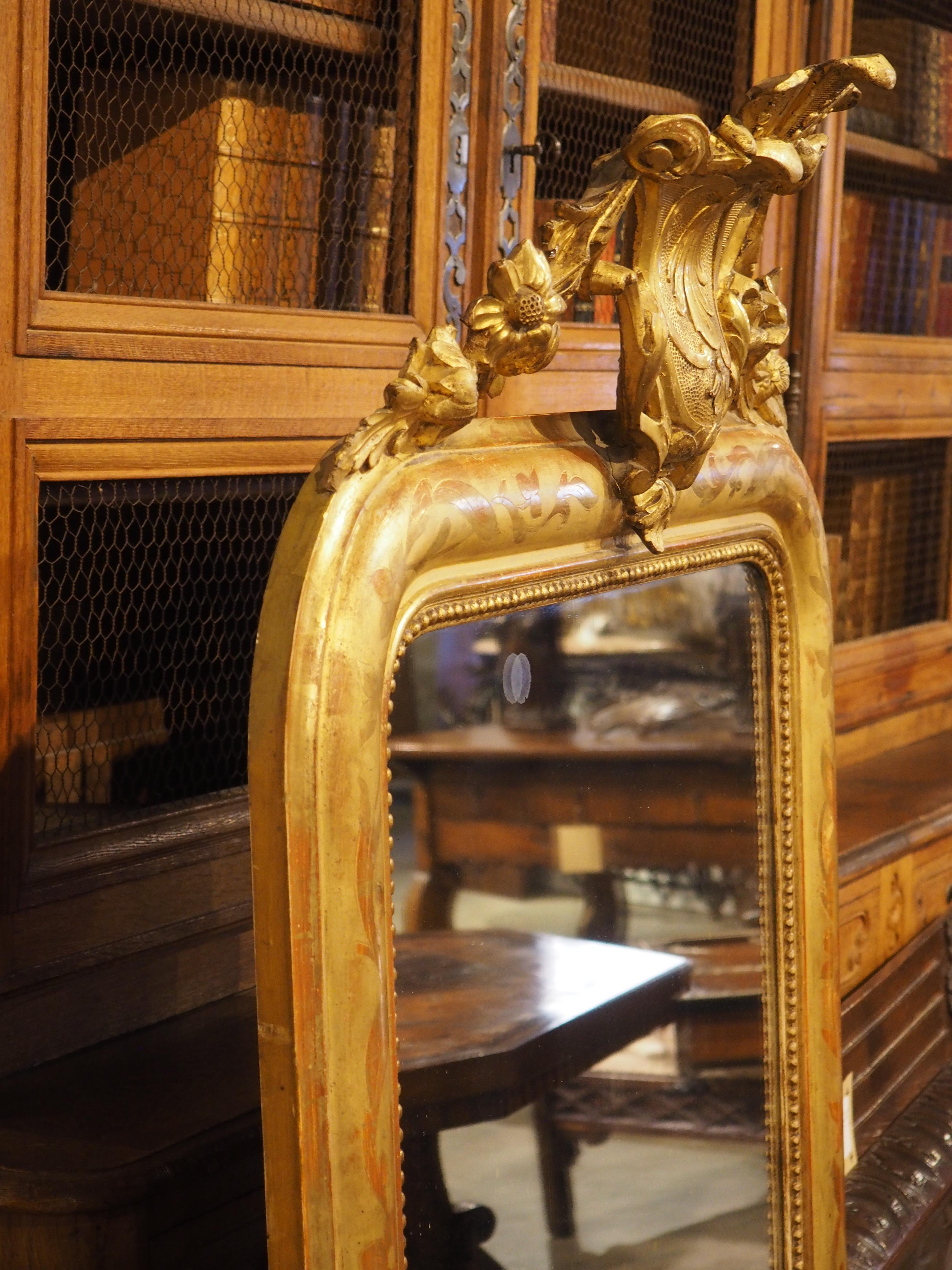 Specchio francese del XIX secolo in stile Louis Philippe a foglia d'oro con cartiglio centrale in vendita 5