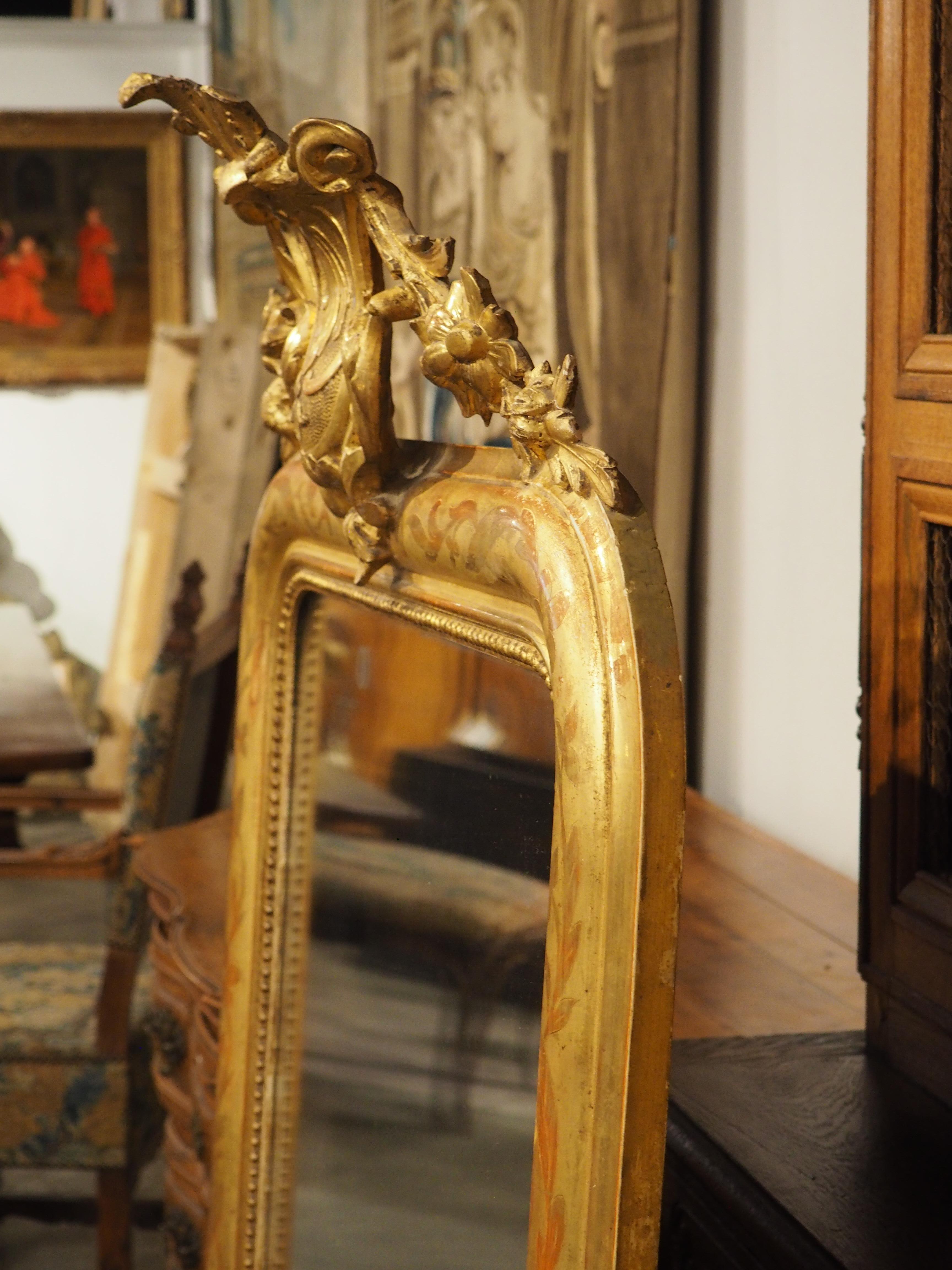 Specchio francese del XIX secolo in stile Louis Philippe a foglia d'oro con cartiglio centrale in vendita 7
