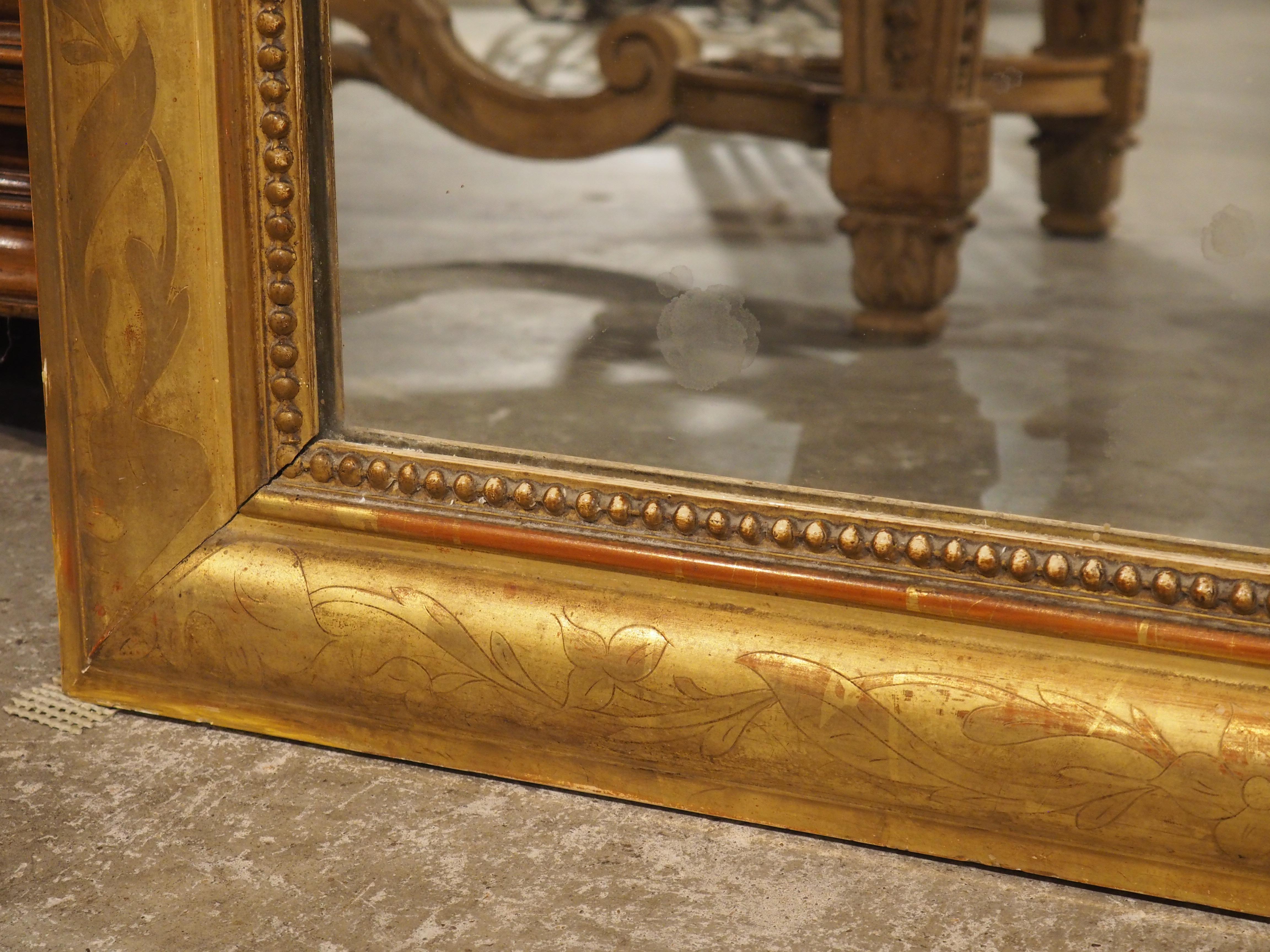 Specchio francese del XIX secolo in stile Louis Philippe a foglia d'oro con cartiglio centrale in vendita 2