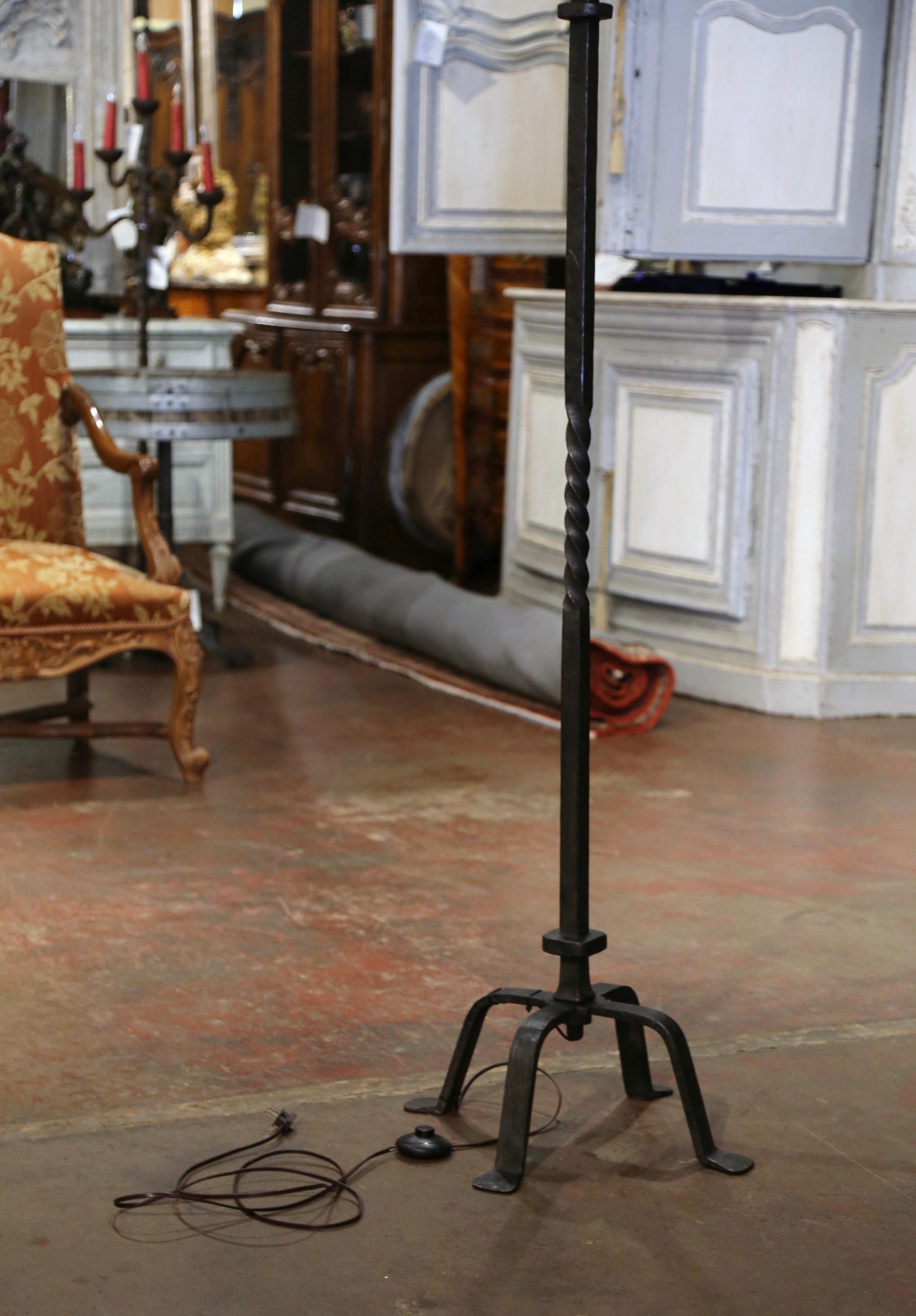 19th Century French Gothic Black Forged Wrought Iron Floor Lamp  For Sale 1