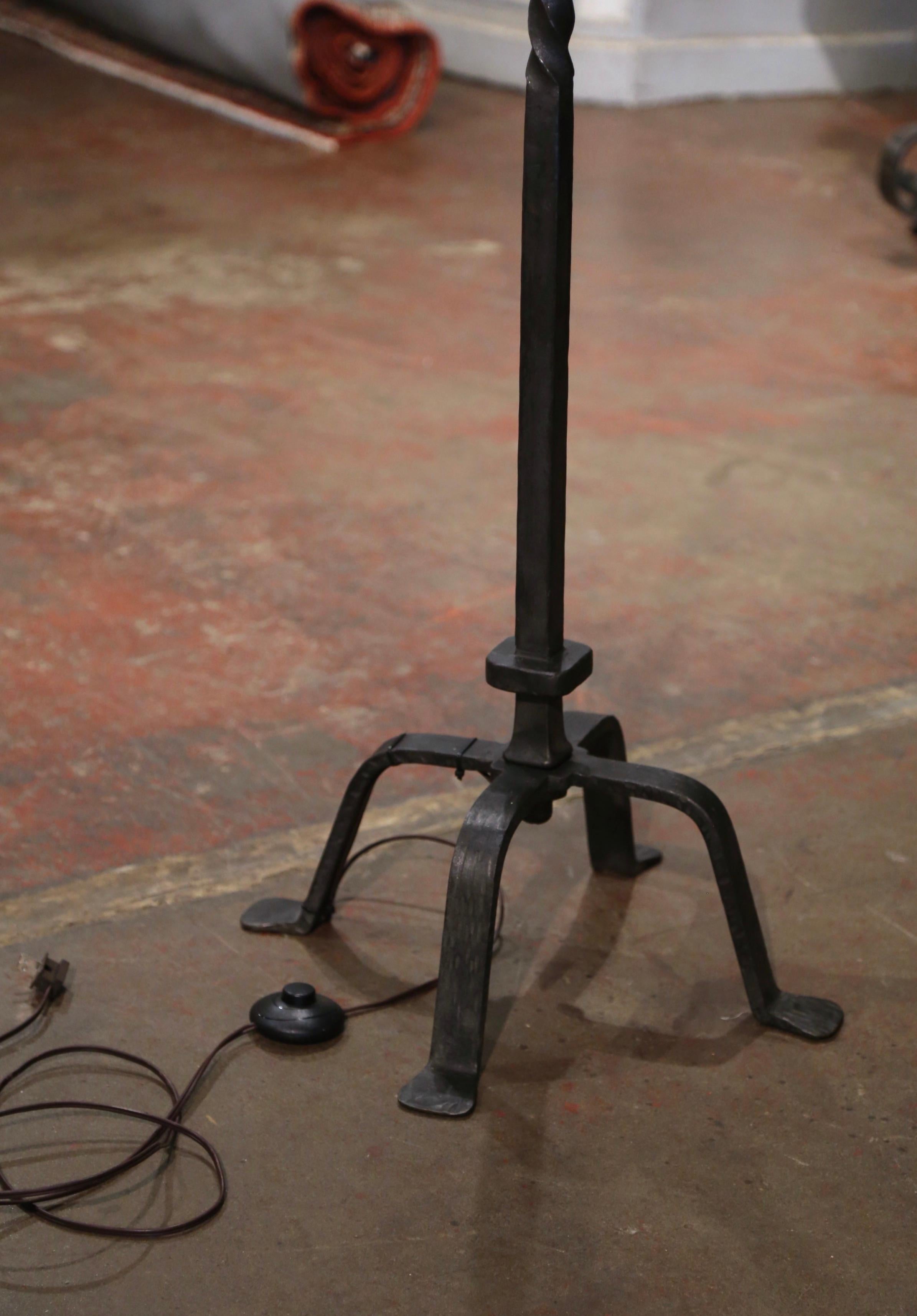 19th Century French Gothic Black Forged Wrought Iron Floor Lamp  For Sale 5