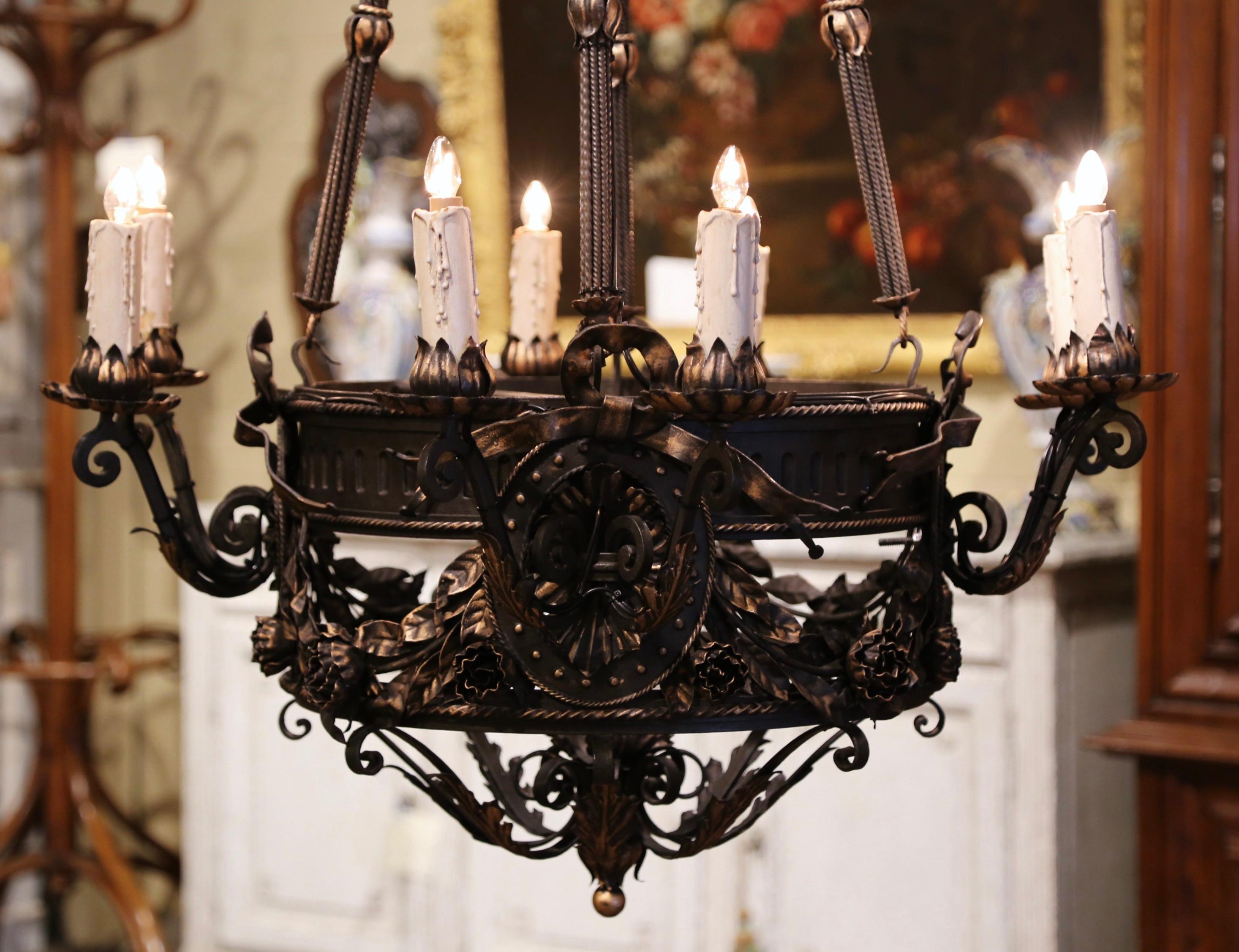 19th Century French Gothic Black Wrought Iron Eight-Light Chandelier 8
