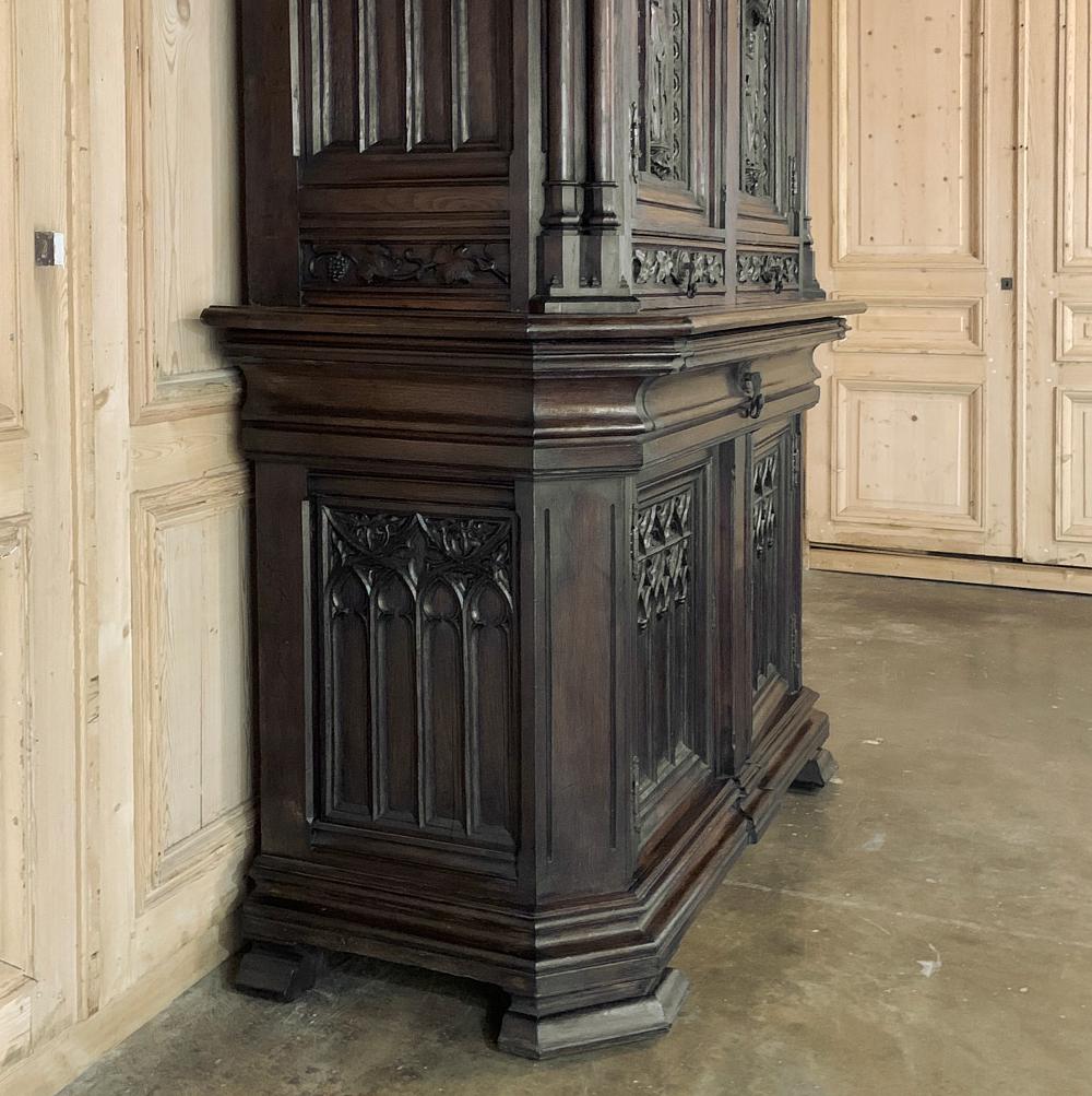 19th Century French Gothic Buffet a Deux Corps, Cabinet 3