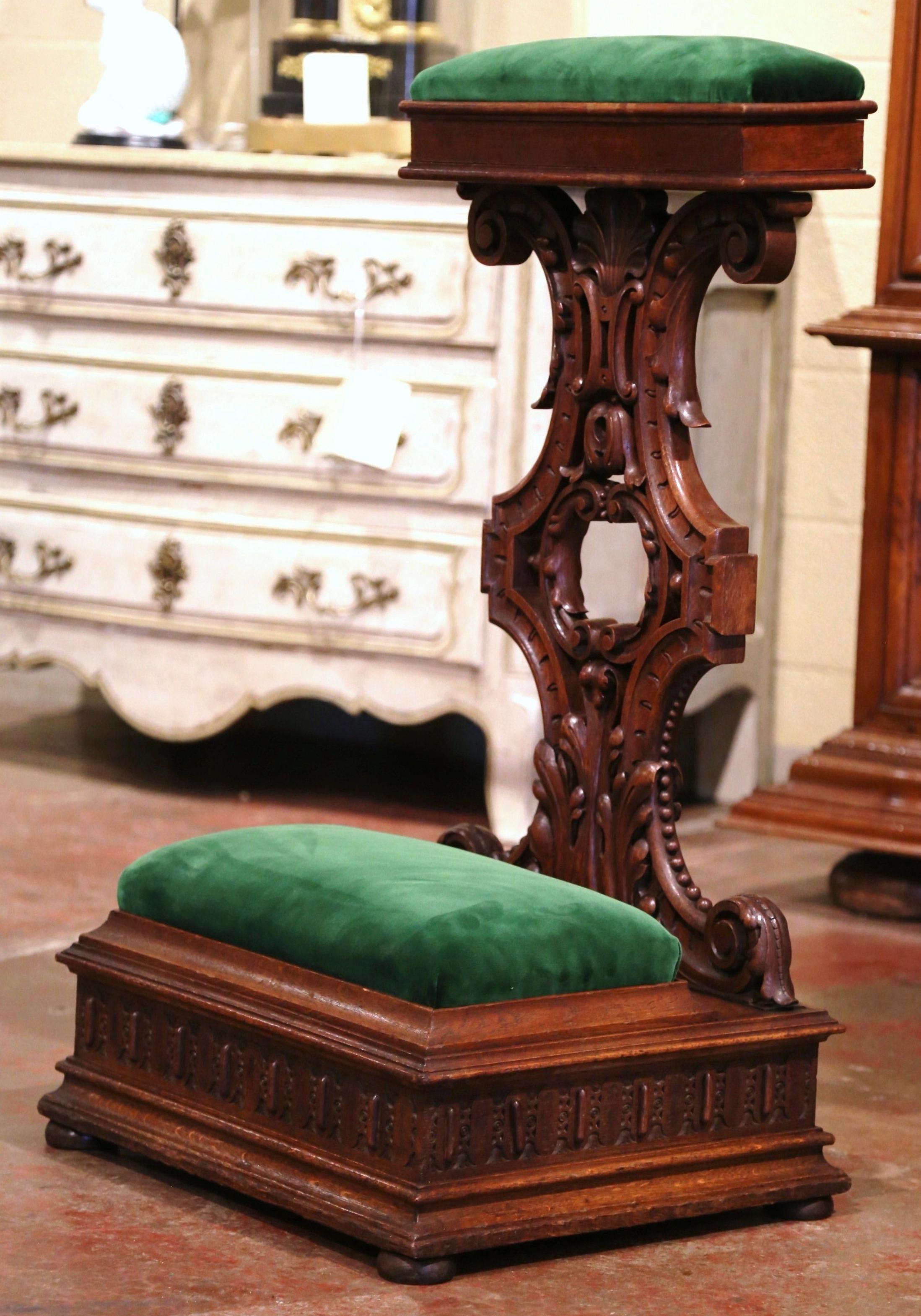 19th Century French Gothic Carved Oak and Velvet Prayer Kneeler Chair In Excellent Condition In Dallas, TX