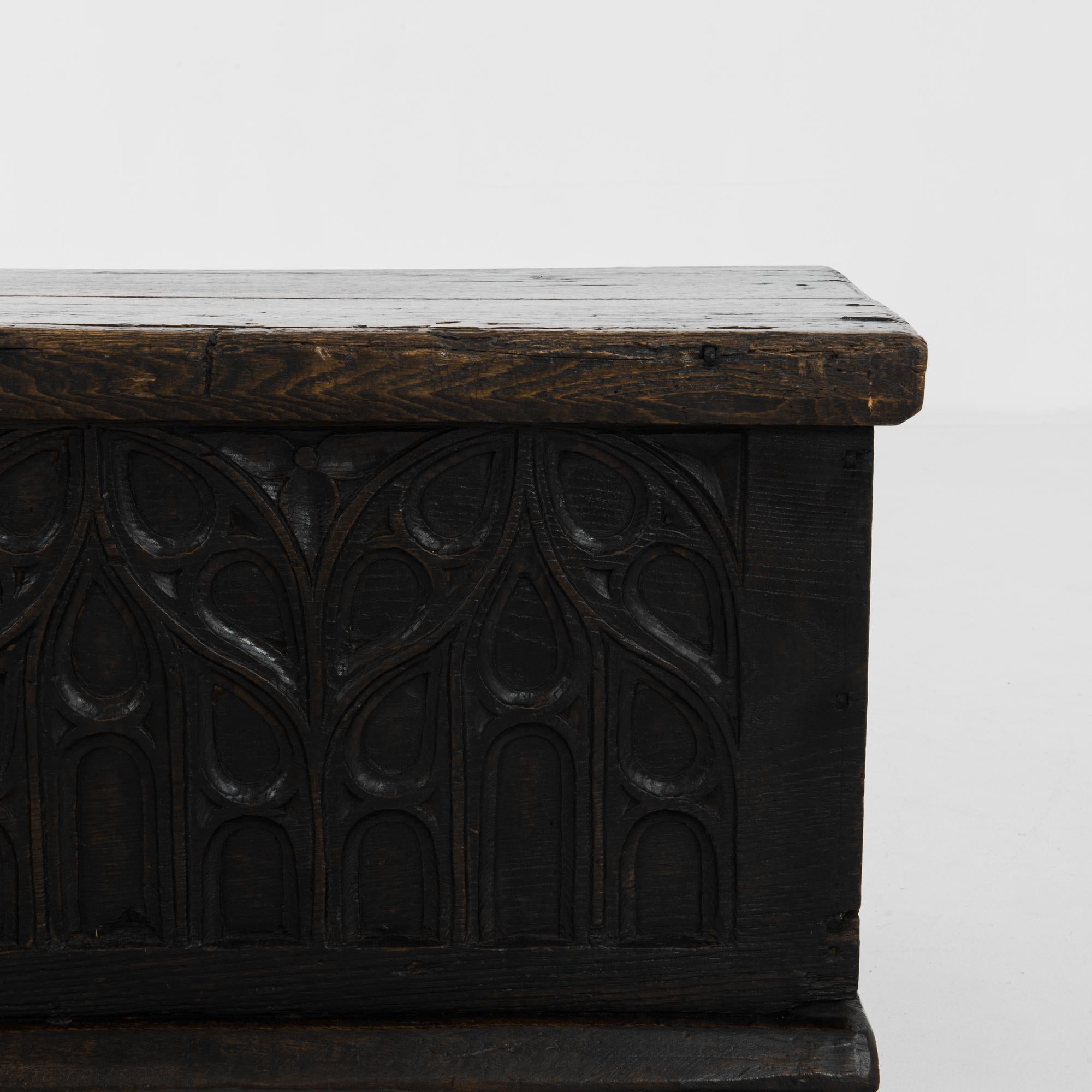 19th Century French Gothic Carved Oak Trunk In Good Condition In High Point, NC
