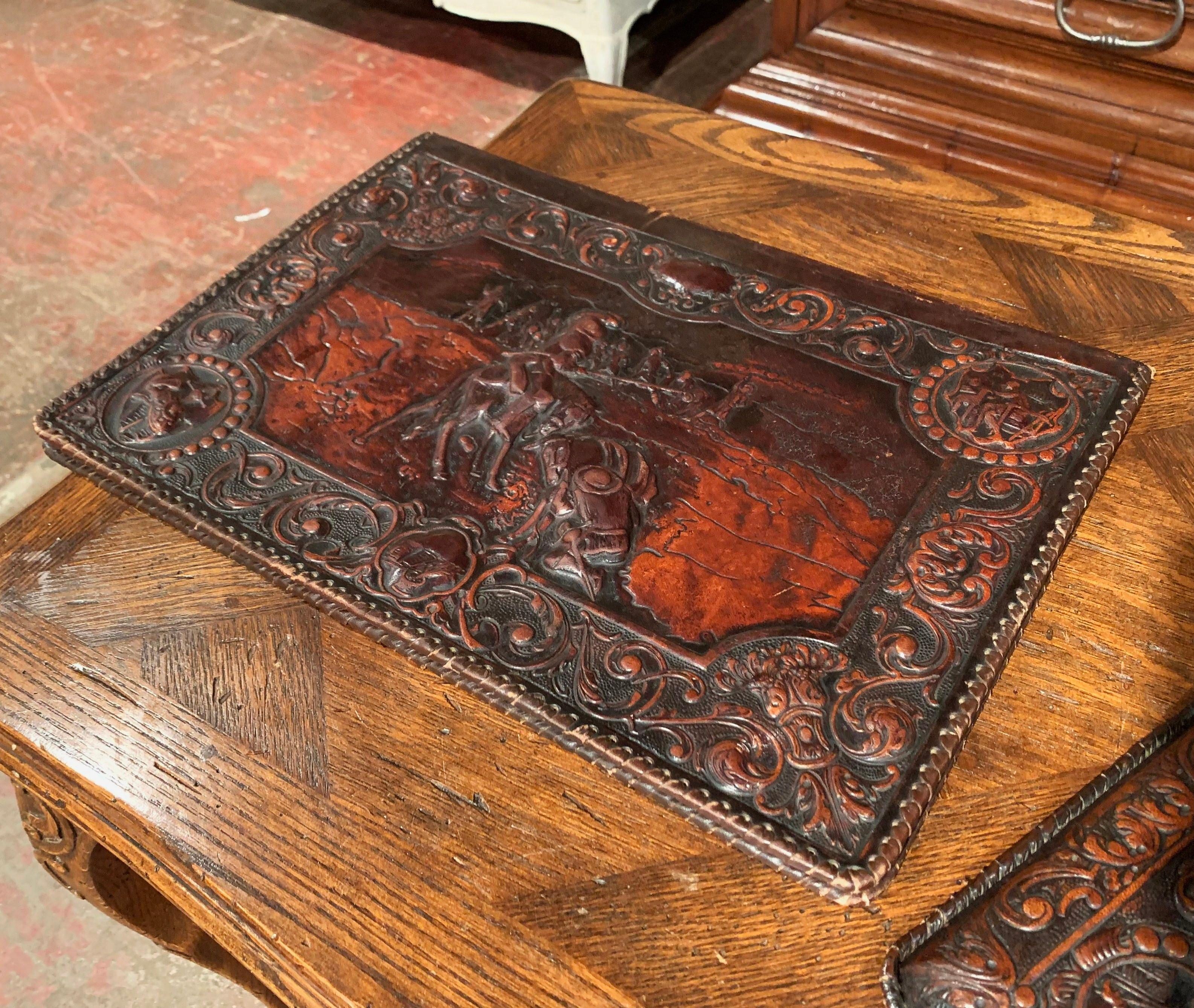 19. Jahrhundert Französisch Gothic geprägtem Leder Fünf-Piece-Schreibtisch-Set 3