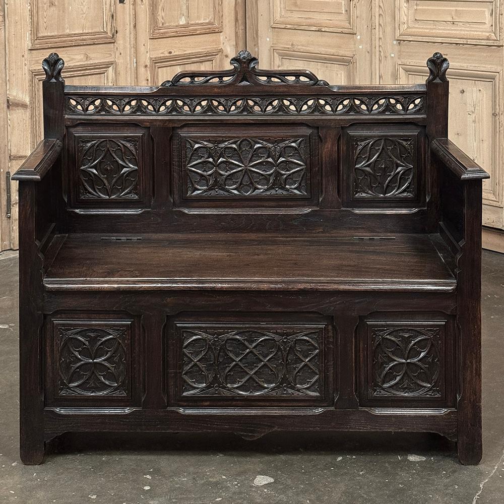 Français 19th Century French Gothic Hall Bench en vente