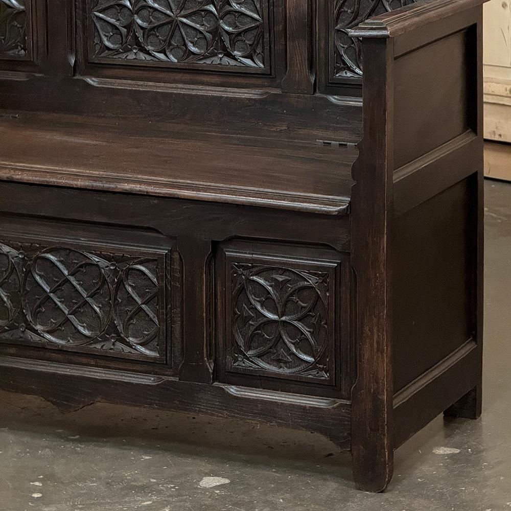 Chêne 19th Century French Gothic Hall Bench en vente