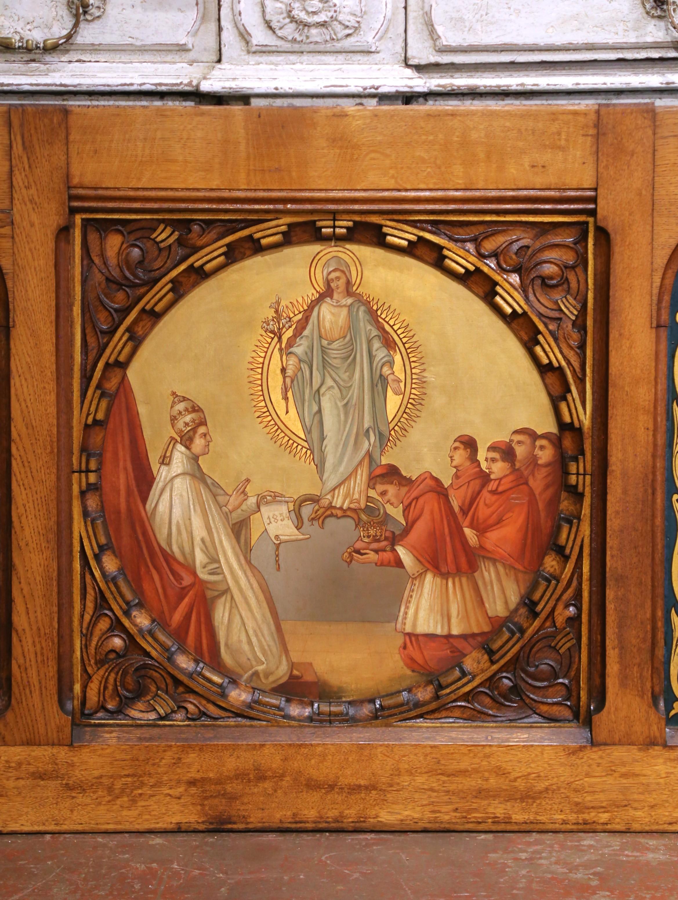 Francese Pannello d'altare in noce dipinto a mano in stile gotico francese del XIX secolo con immagini mariane in vendita