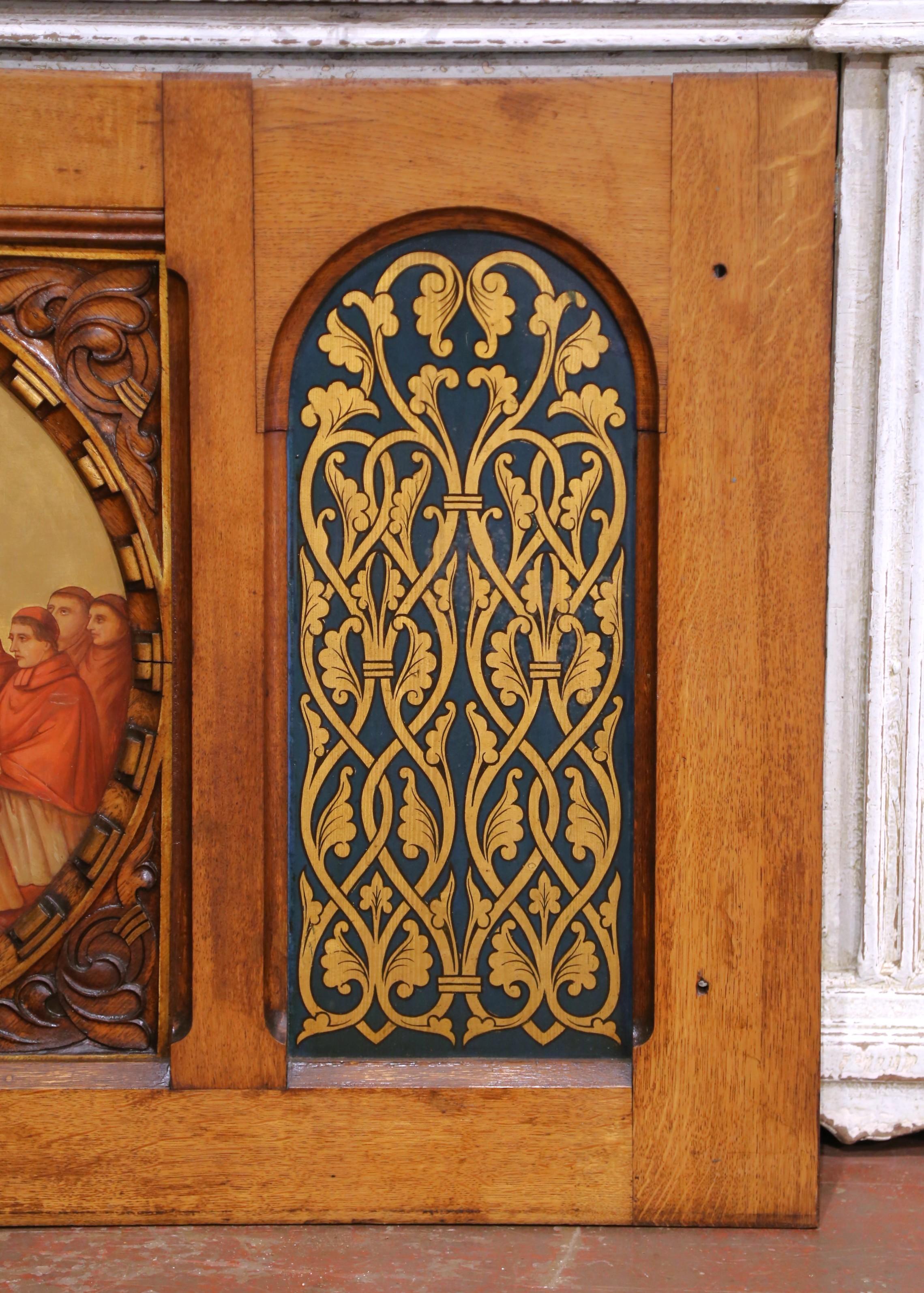 Intagliato a mano Pannello d'altare in noce dipinto a mano in stile gotico francese del XIX secolo con immagini mariane in vendita