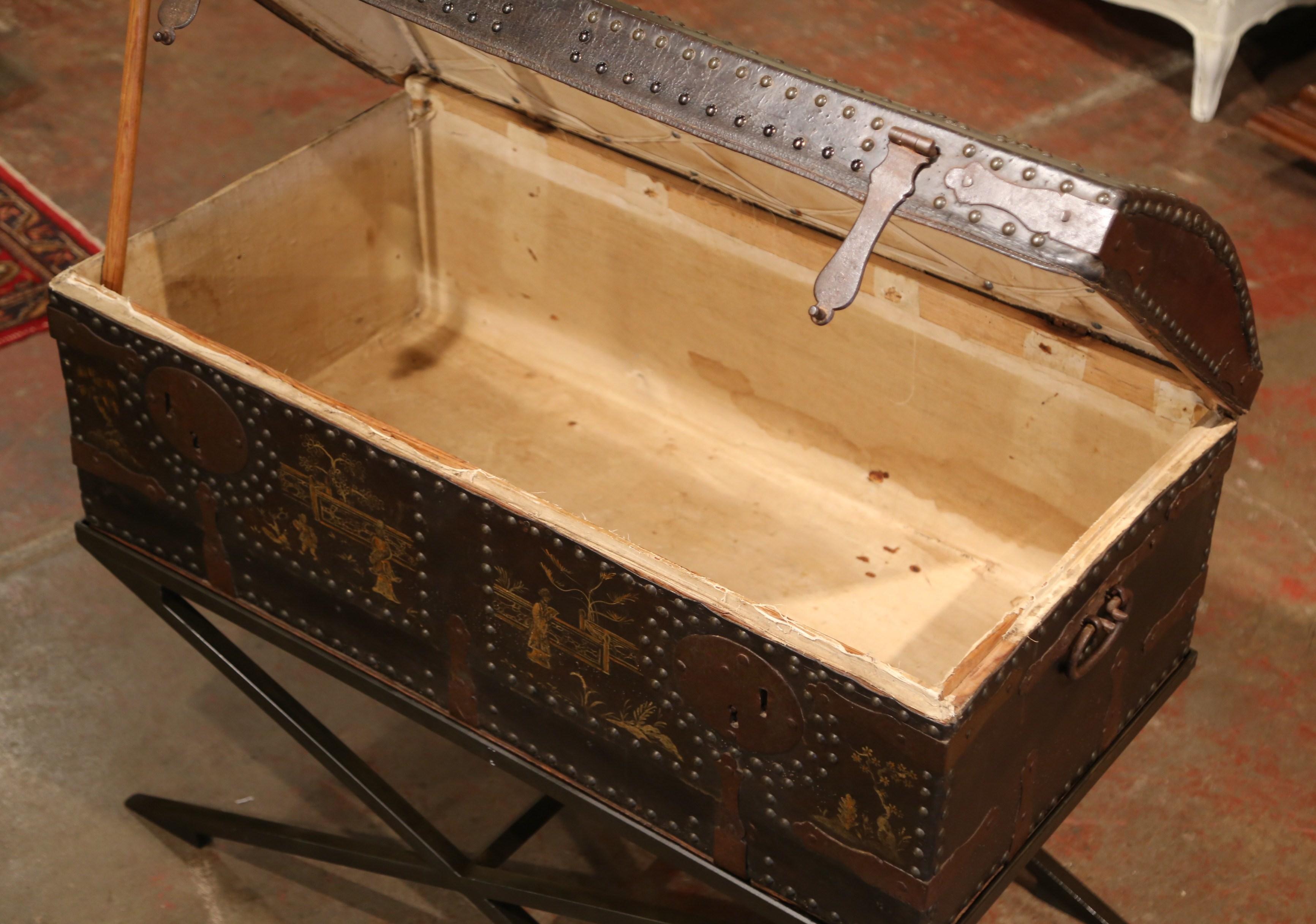 19th Century French Gothic Leather Trunk in Iron Base with Chinoiserie Decor In Excellent Condition In Dallas, TX