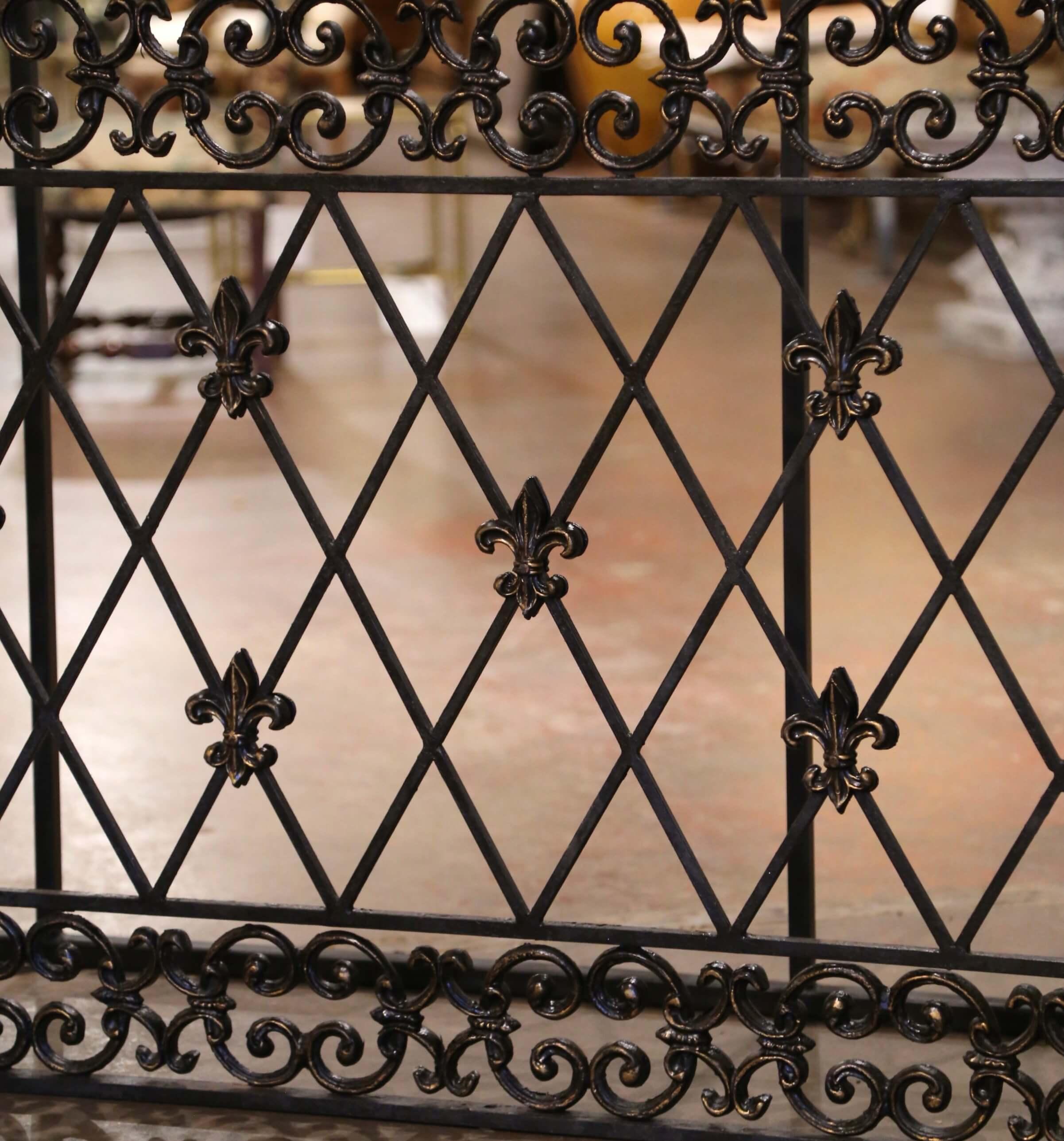 19th Century French Gothic Marble Top and Iron Console Table with Fleurs-de-Lys In Excellent Condition In Dallas, TX