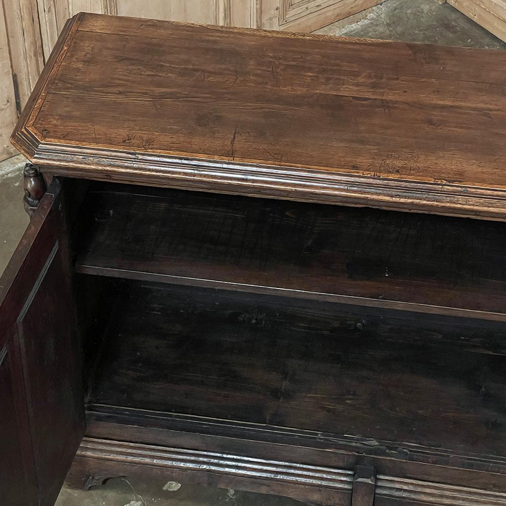 19th Century French Gothic Oak Buffet In Good Condition For Sale In Dallas, TX