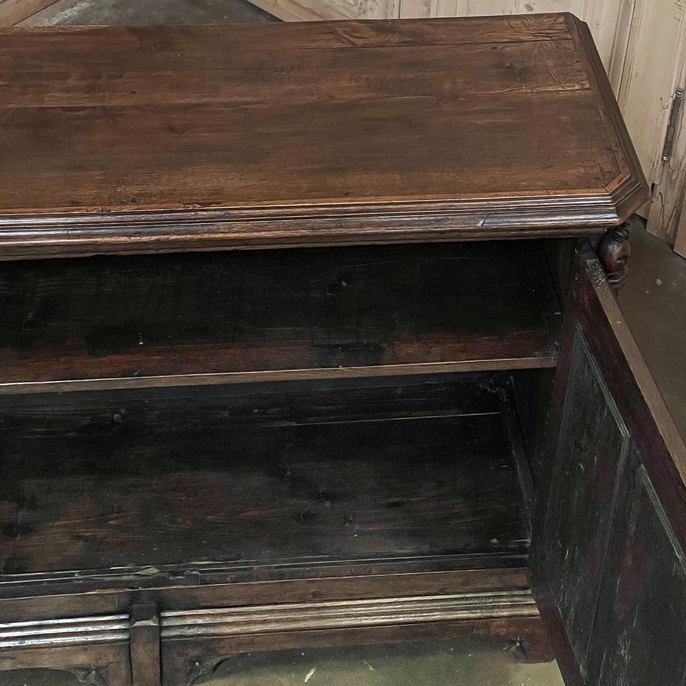 Metà XIX secolo Buffet in rovere gotico francese del XIX secolo in vendita