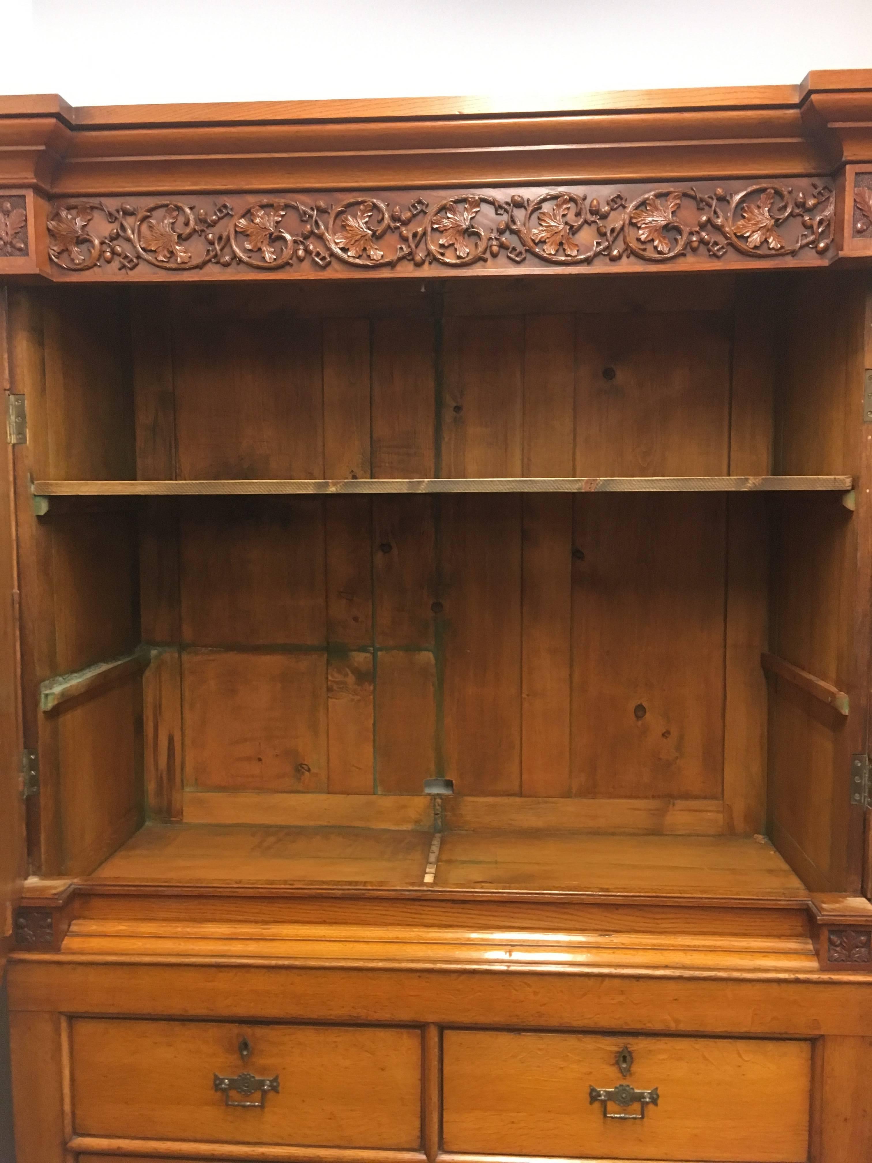 19th Century French Gothic Oak Cabinet In Good Condition For Sale In Farmers Branch, TX