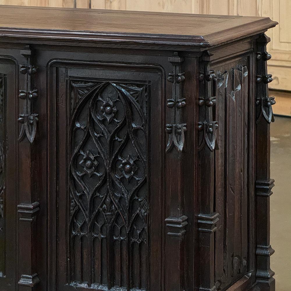Baule gotico francese del XIX secolo ~ Cassapanca per coperte in vendita 5