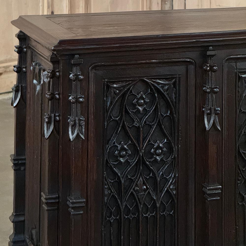 Baule gotico francese del XIX secolo ~ Cassapanca per coperte in vendita 1