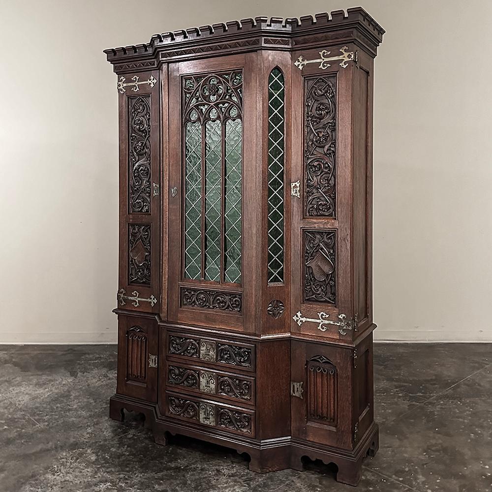 Hand-Carved 19th Century French Gothic Revival Bookcase with Stained Glass For Sale