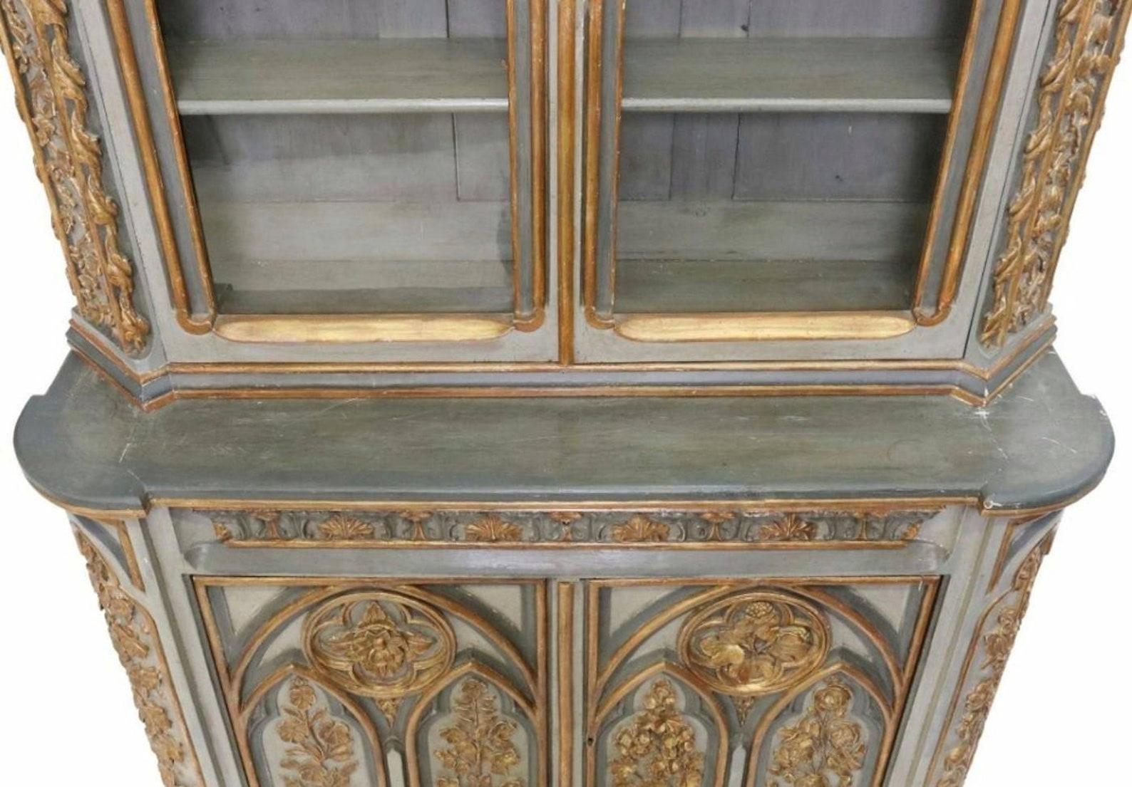19. Jahrhundert Französisch Gothic Revival geschnitzt Bibliothèque Bücherregal (Neugotik) im Angebot