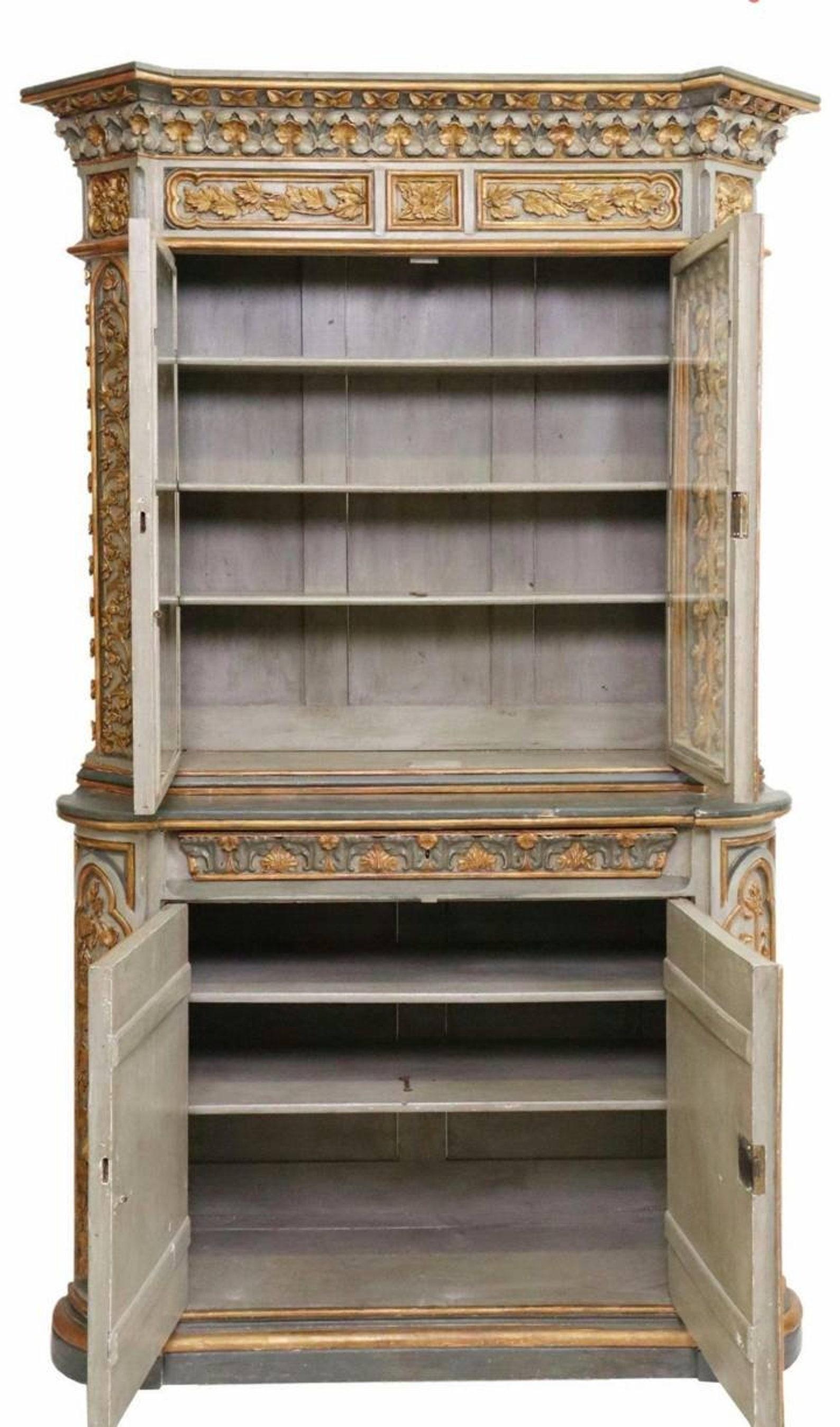 19th Century French Gothic Revival Carved Bibliothèque Bookcase In Good Condition For Sale In Forney, TX