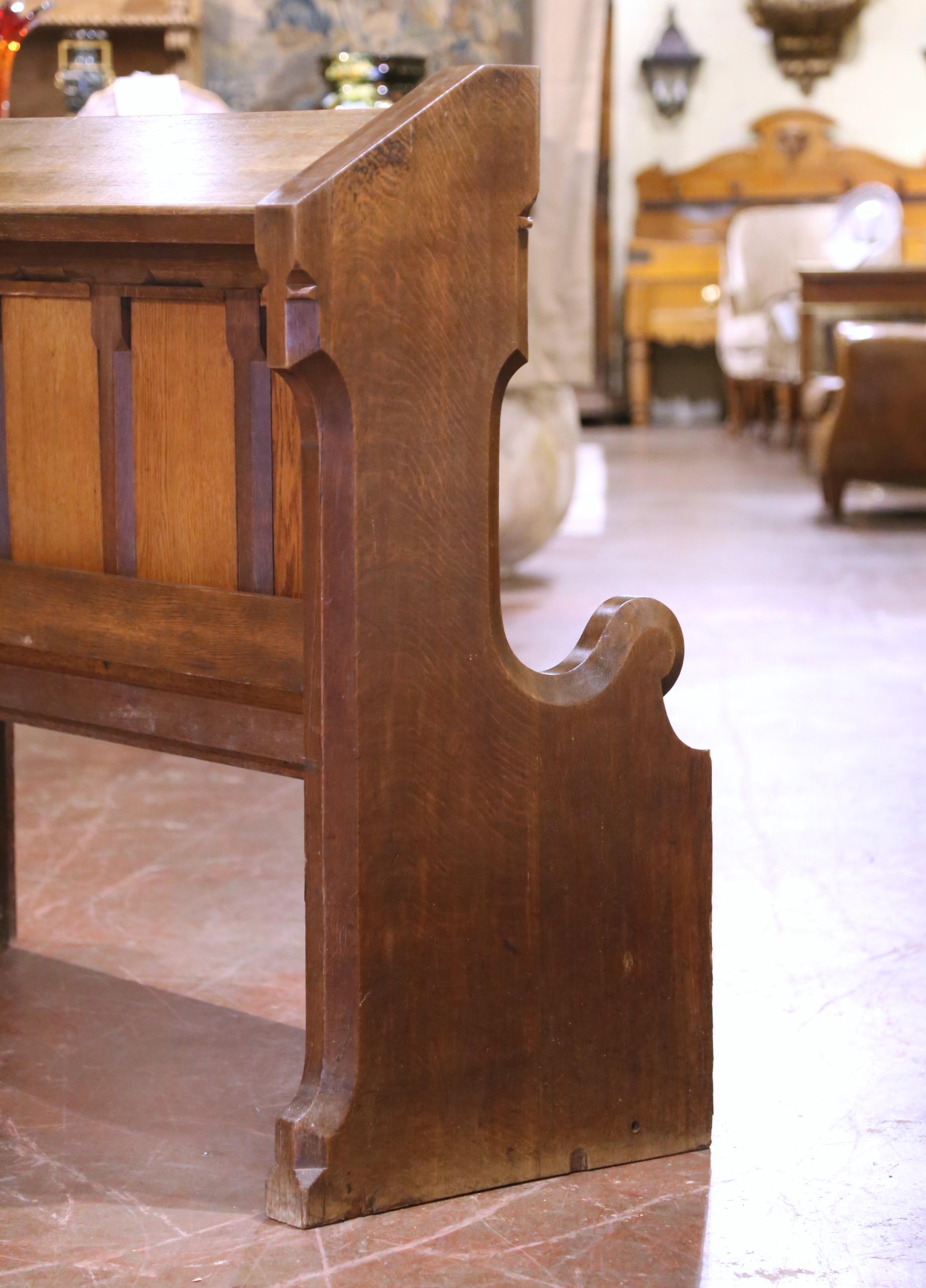 Banc d'église en chêne sculpté de style néo-gothique français du 19e siècle en vente 2