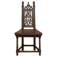 Französischer Gotik-Stuhl des 19. Jahrhunderts