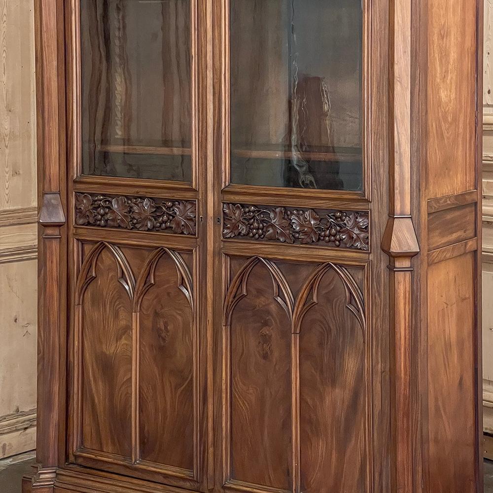 19th Century French Gothic Revival Walnut Bookcase ~ Bibliotheque For Sale 12