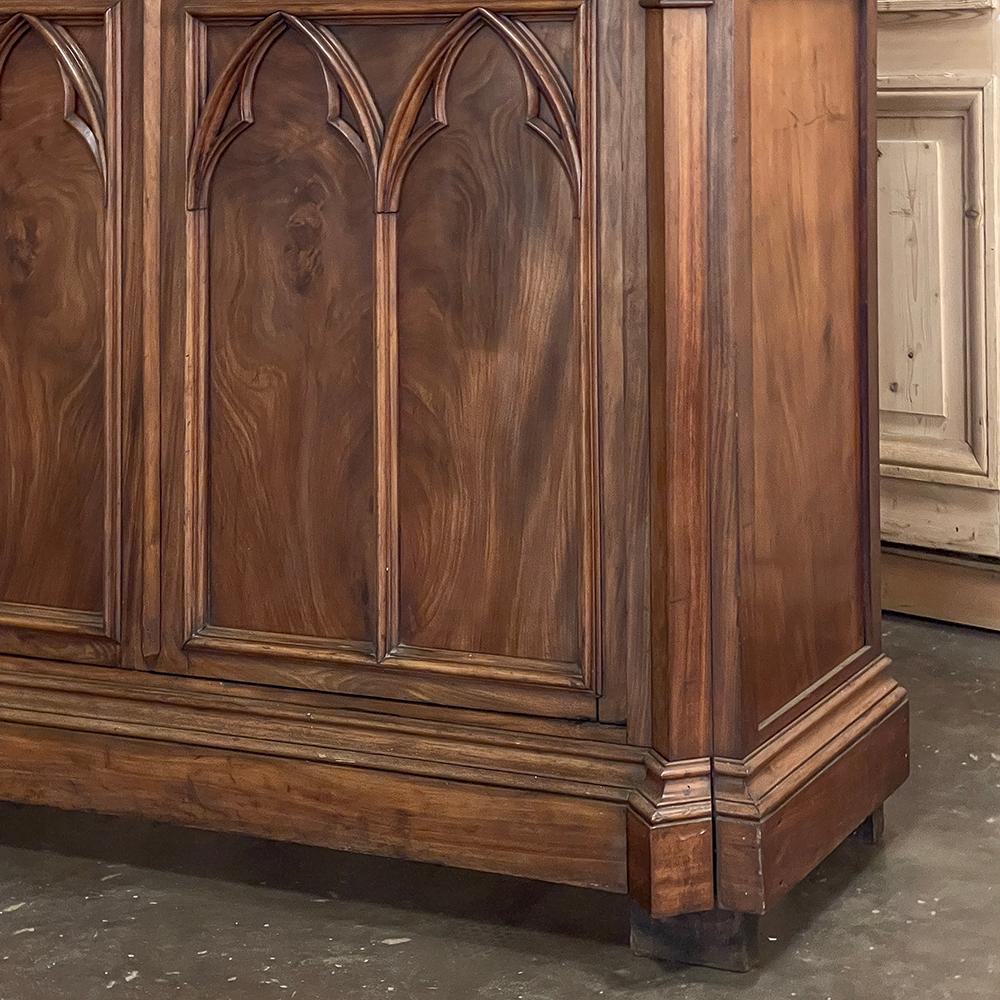 19th Century French Gothic Revival Walnut Bookcase ~ Bibliotheque For Sale 13