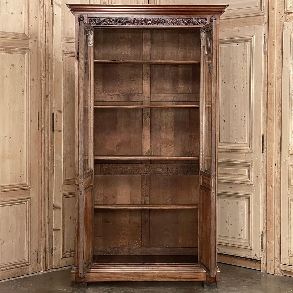 19th Century French Gothic Revival Walnut Bookcase ~ Bibliotheque In Good Condition For Sale In Dallas, TX