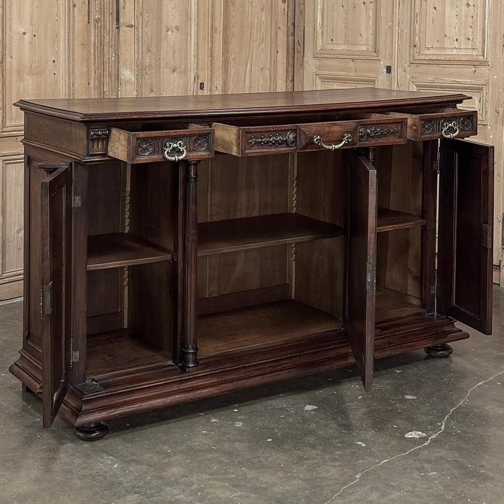 Buffet gotico francese in noce del XIX secolo in vendita 5