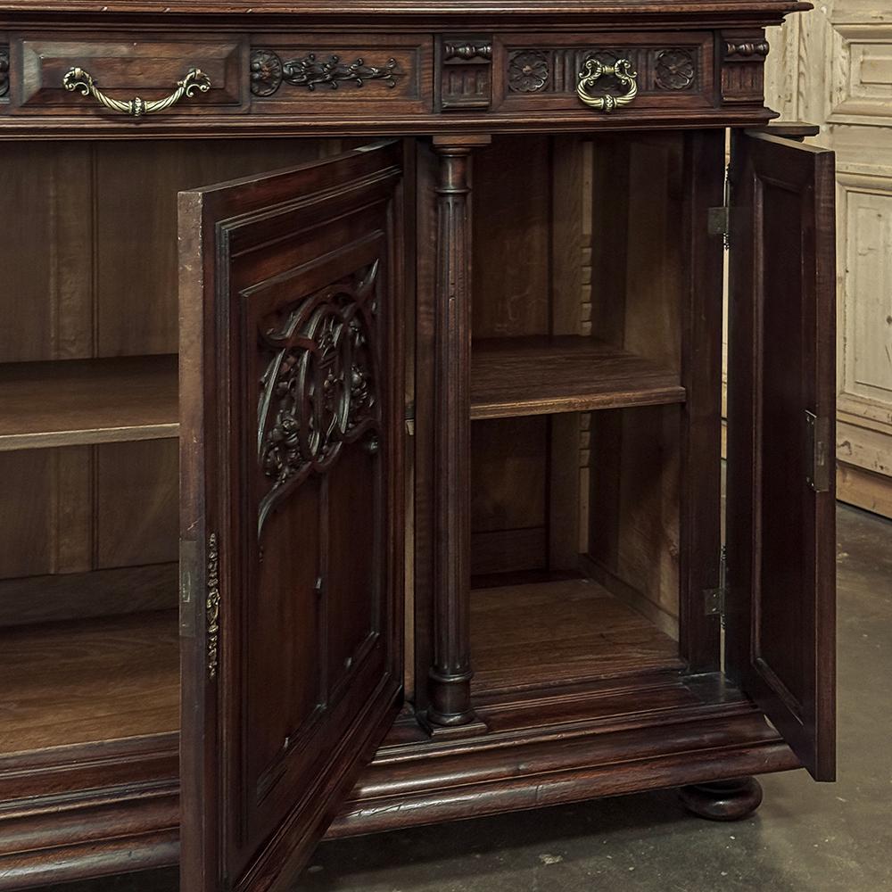 Buffet gotico francese in noce del XIX secolo in vendita 8