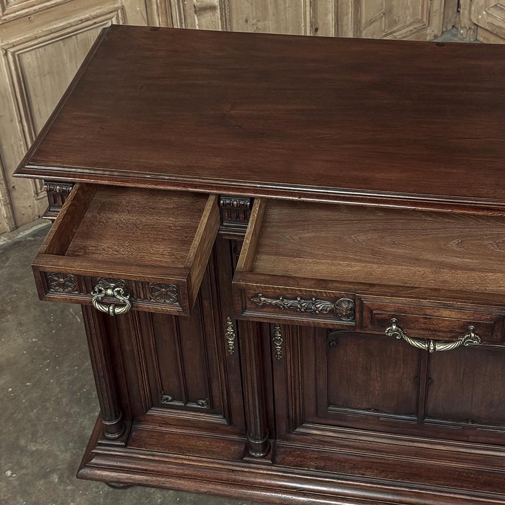 Buffet gotico francese in noce del XIX secolo in vendita 9