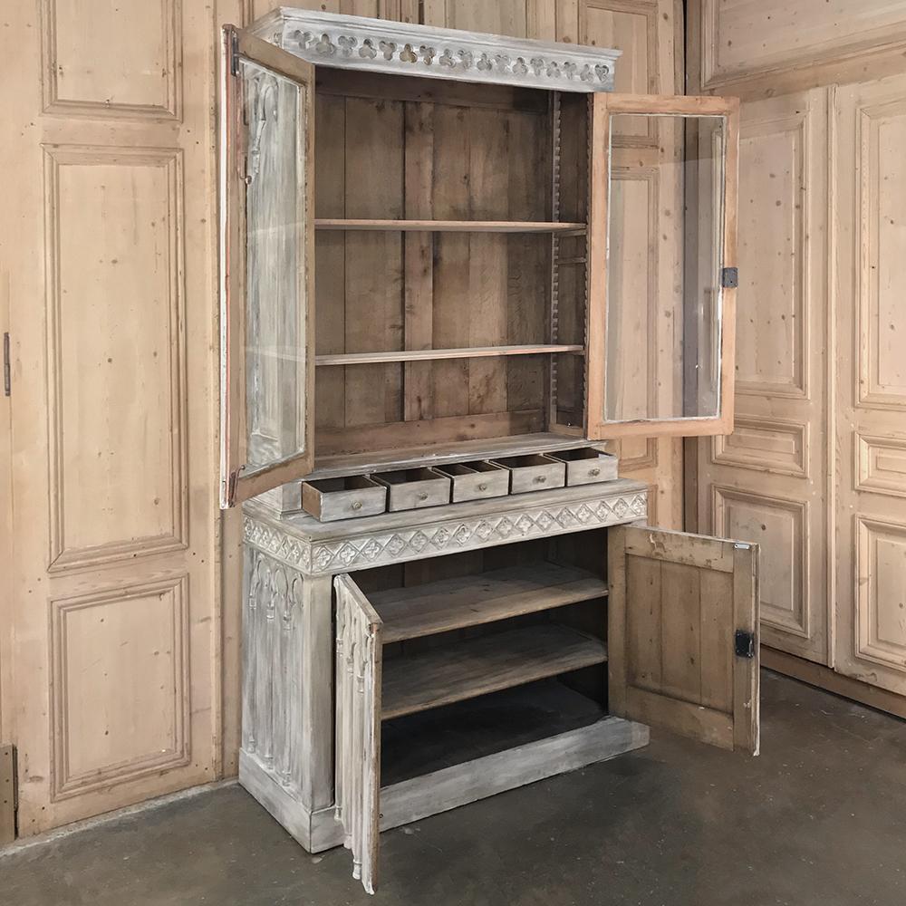 19th Century French Gothic Whitewashed Bookcase In Good Condition In Dallas, TX