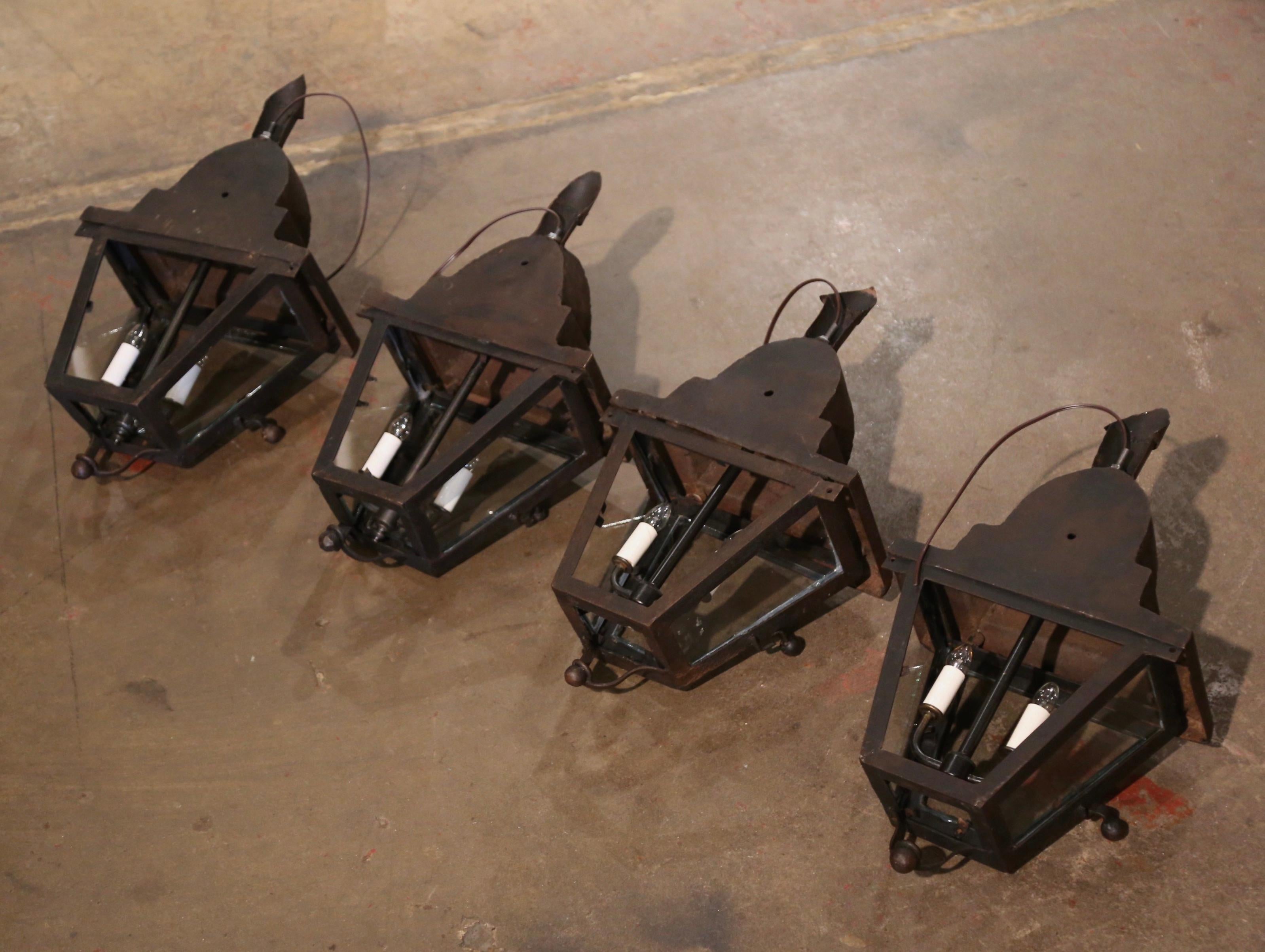  19th Century French Gothic Wrought Iron Two-Light Lanterns Sconces, Set of 4 For Sale 7