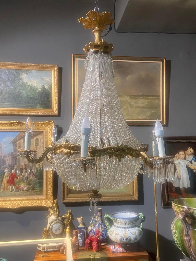 Grand lustre panier en cristal et laiton doré du 19ème siècle de style ...