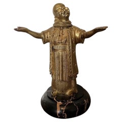 Scultura di monaco cinese in bronzo dorato e marmo del 19° secolo, Grand Tour francese