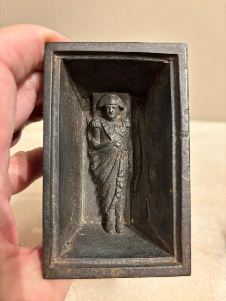 19th Century French Grand Tour Patinated Iron Napoleon’s Tomb Inkwell For Sale 10