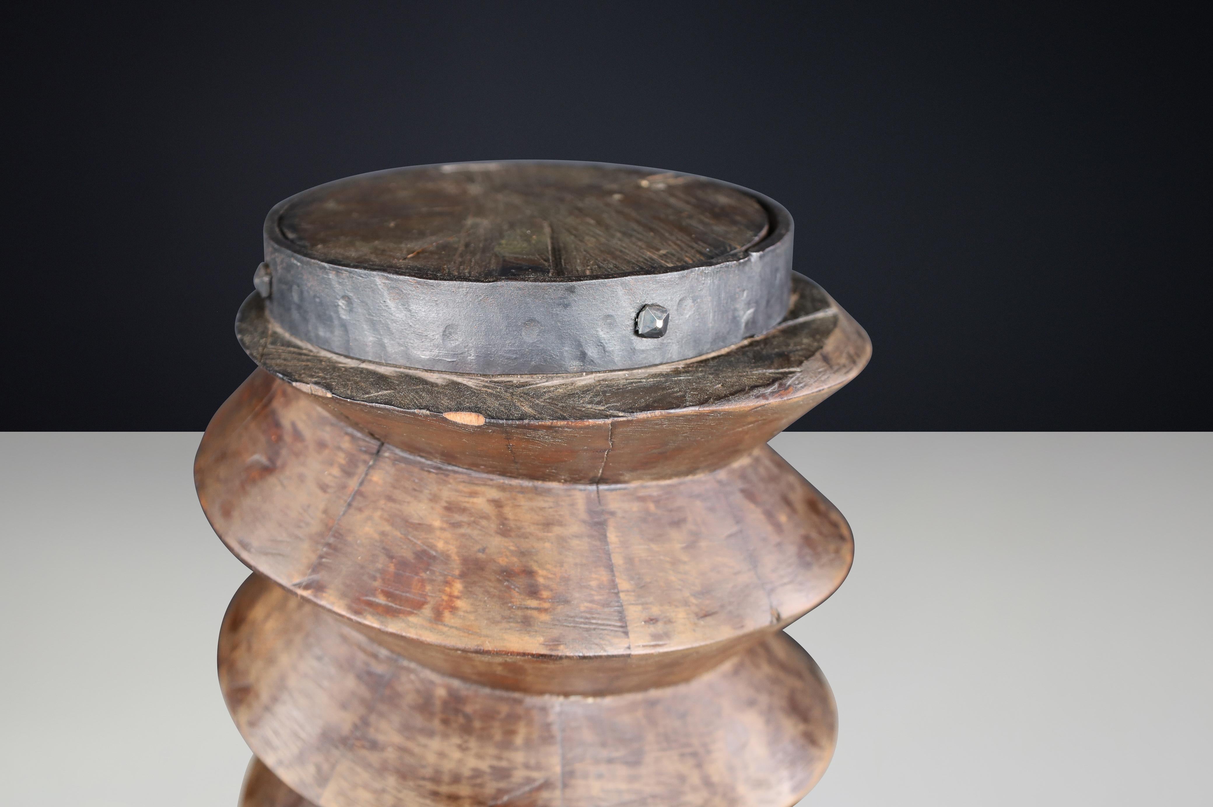 Pedestal de tornillo de prensa de uva francés del siglo XIX con sorprendente pátina en venta 5