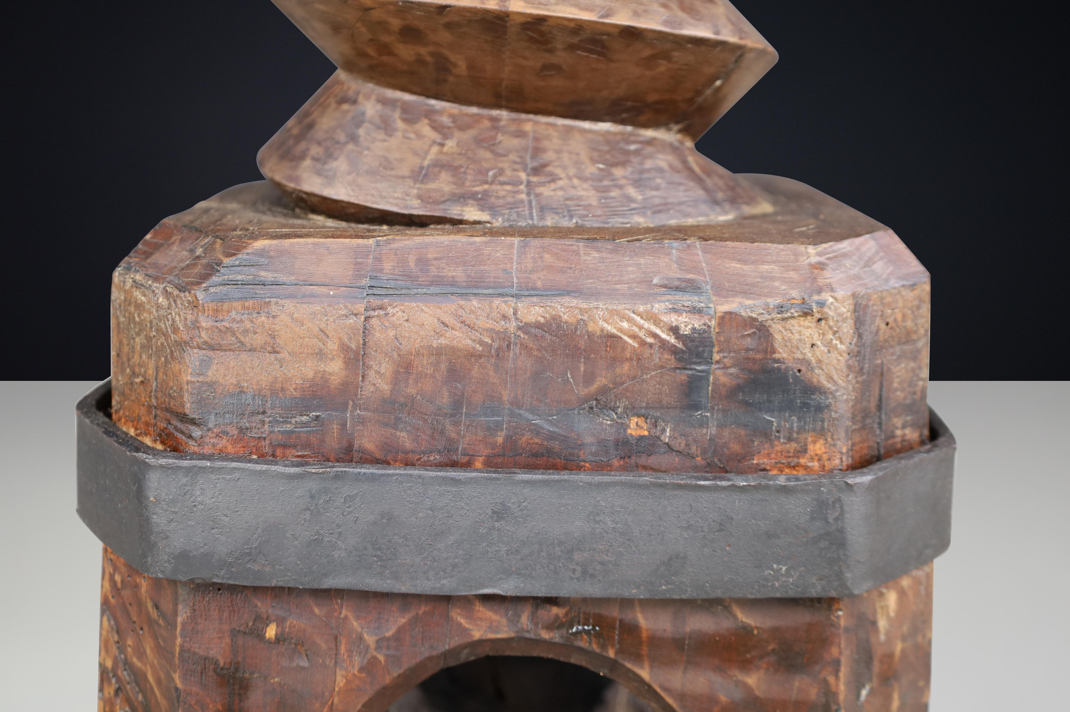 Pedestal de tornillo de prensa de uva francés del siglo XIX con sorprendente pátina Francés en venta