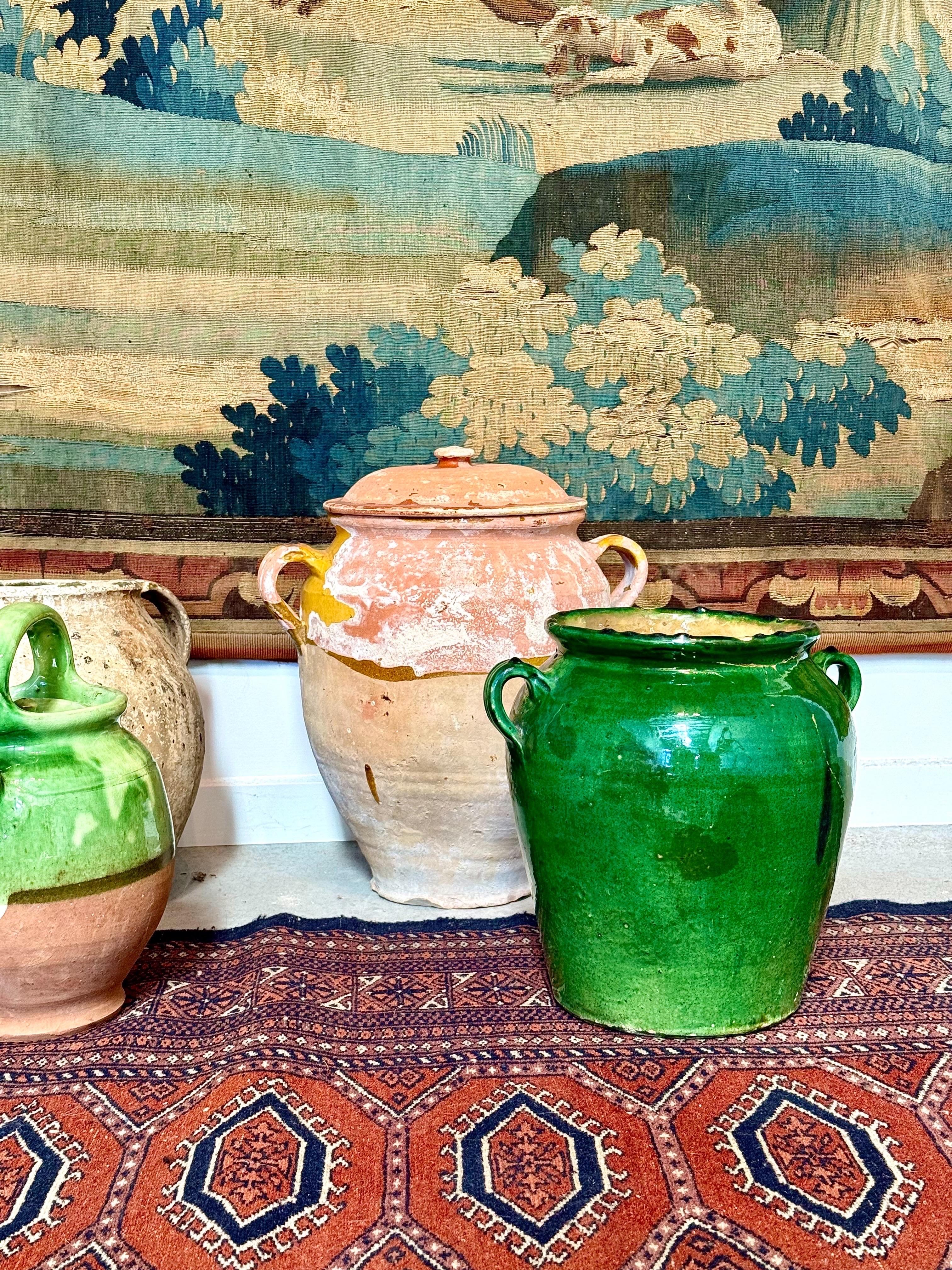 Olla confitada francesa esmaltada en verde del siglo XIX en venta 6