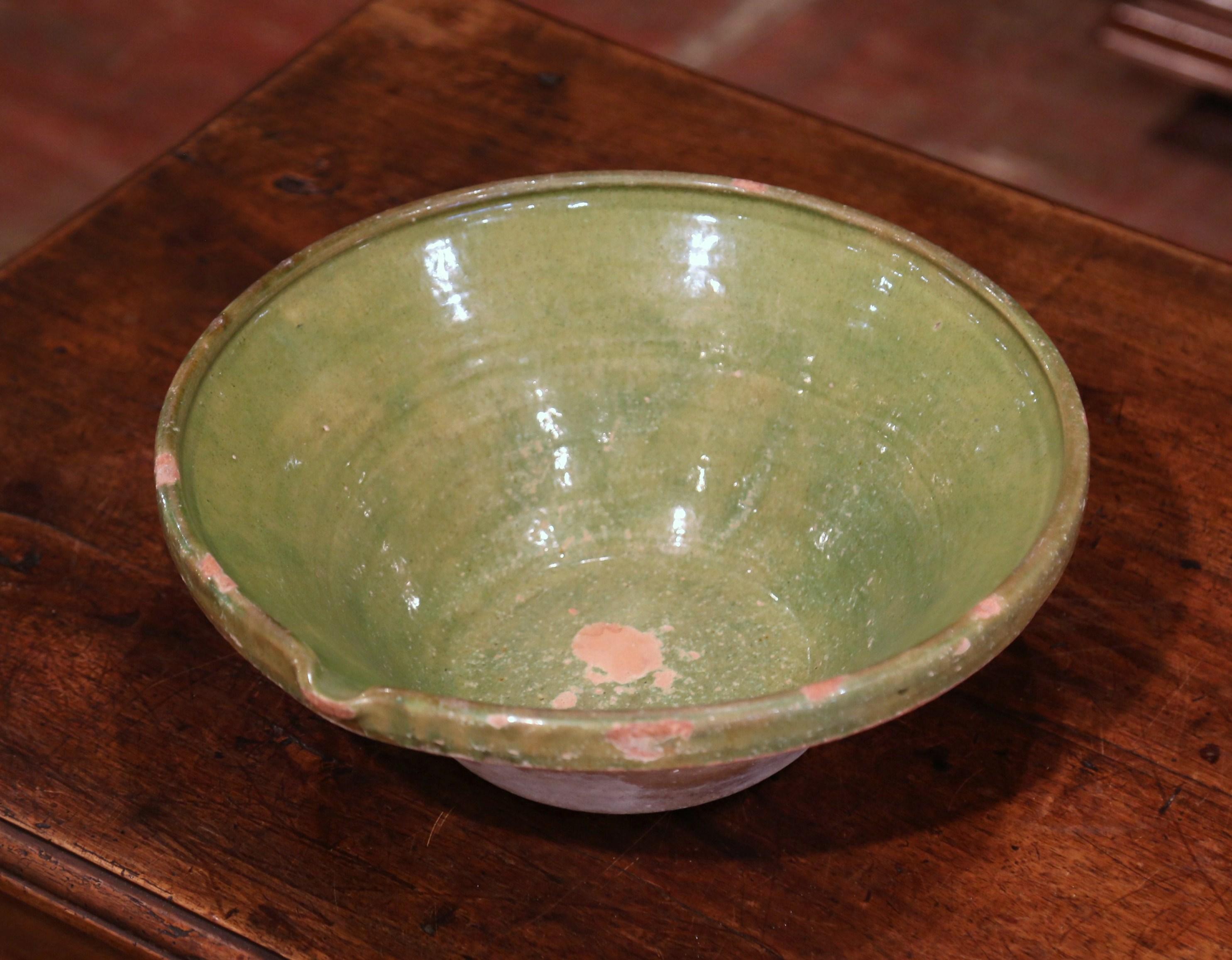 19th Century French Green Glazed Terracotta Decorative Bowl from Provence In Excellent Condition In Dallas, TX