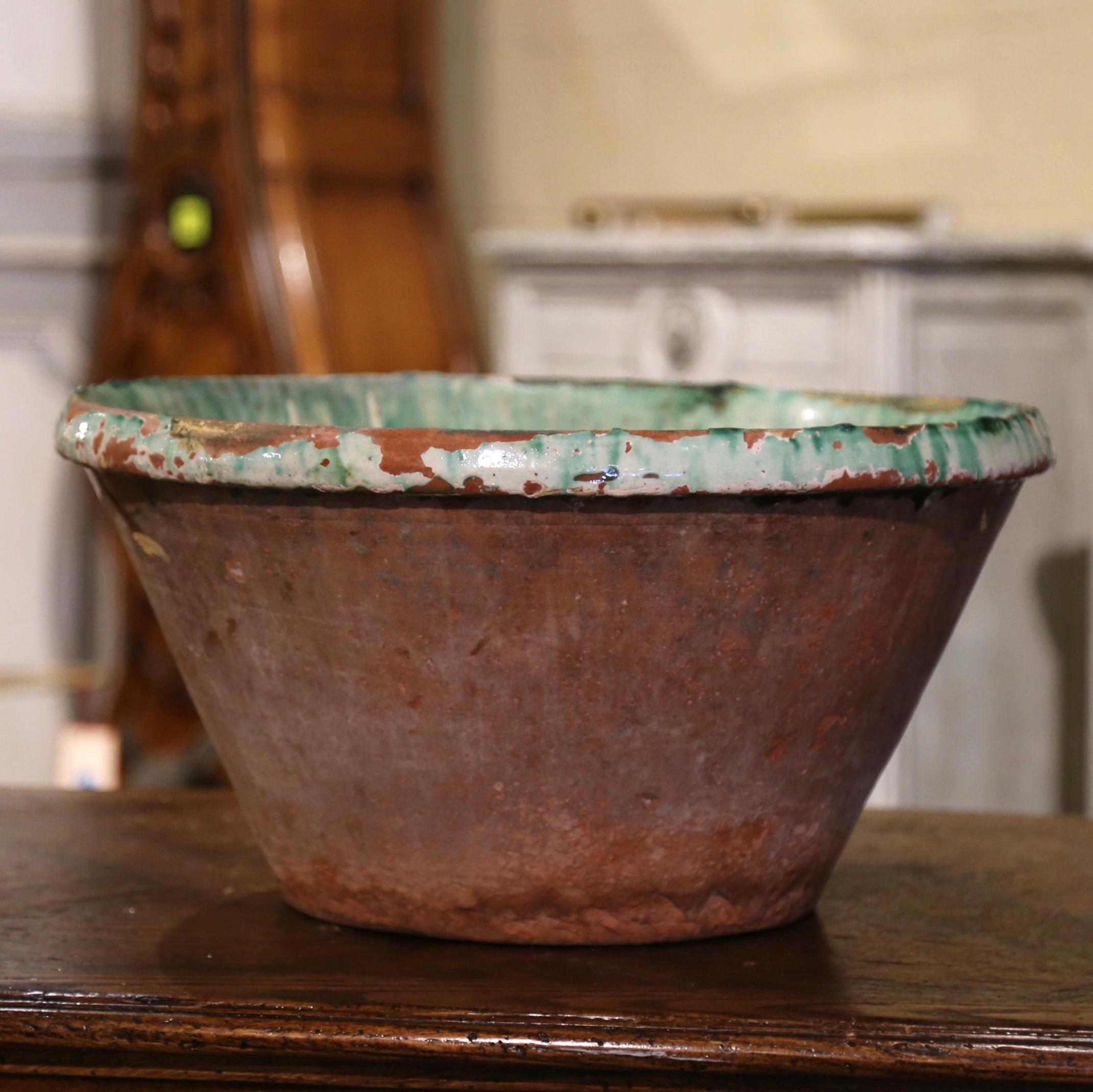 Hand-Carved 19th Century French Green Glazed Terracotta Decorative Bowl from Provence For Sale