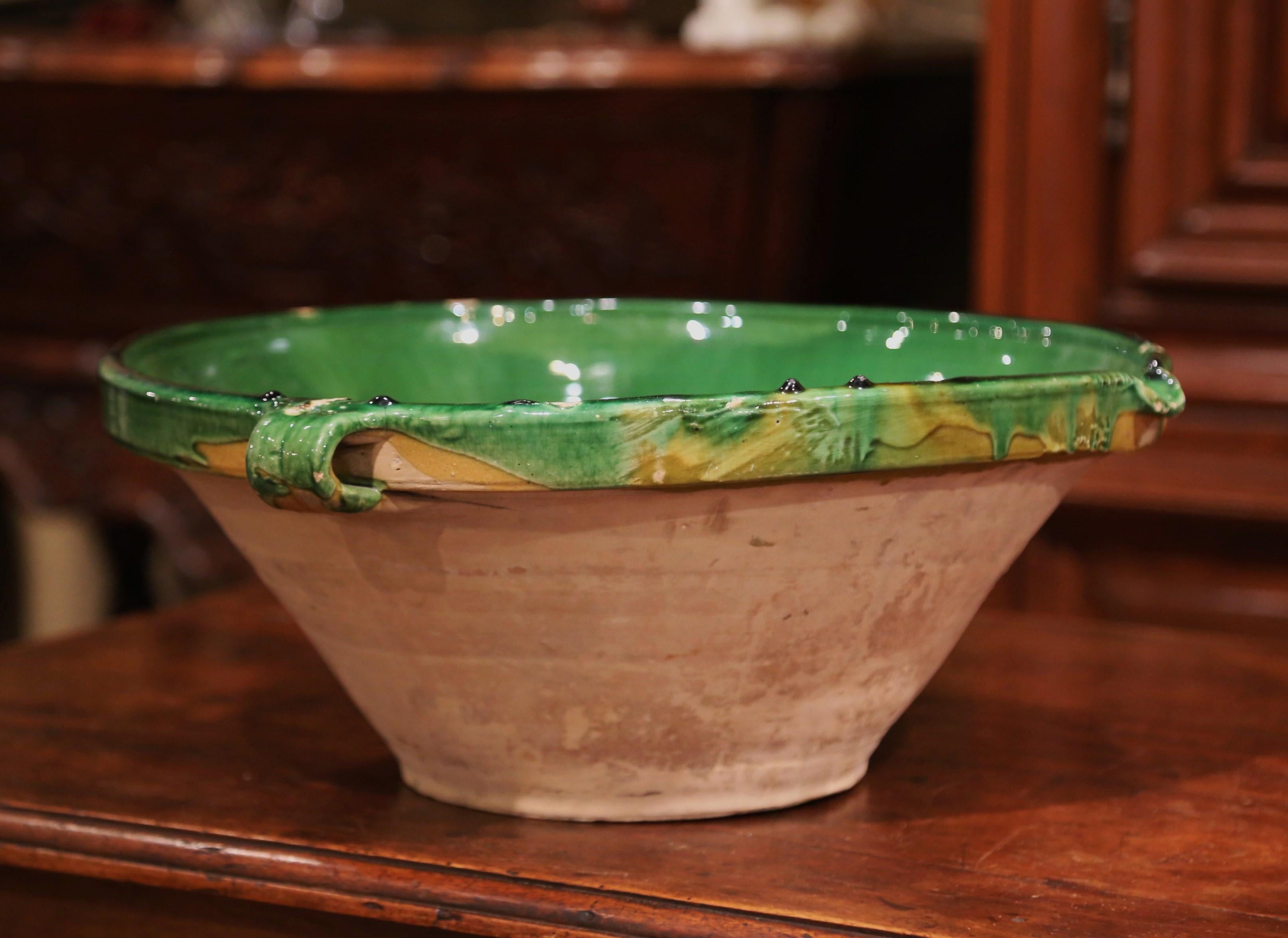 19th Century French Green Glazed Terracotta Decorative Bowl from Provence 1