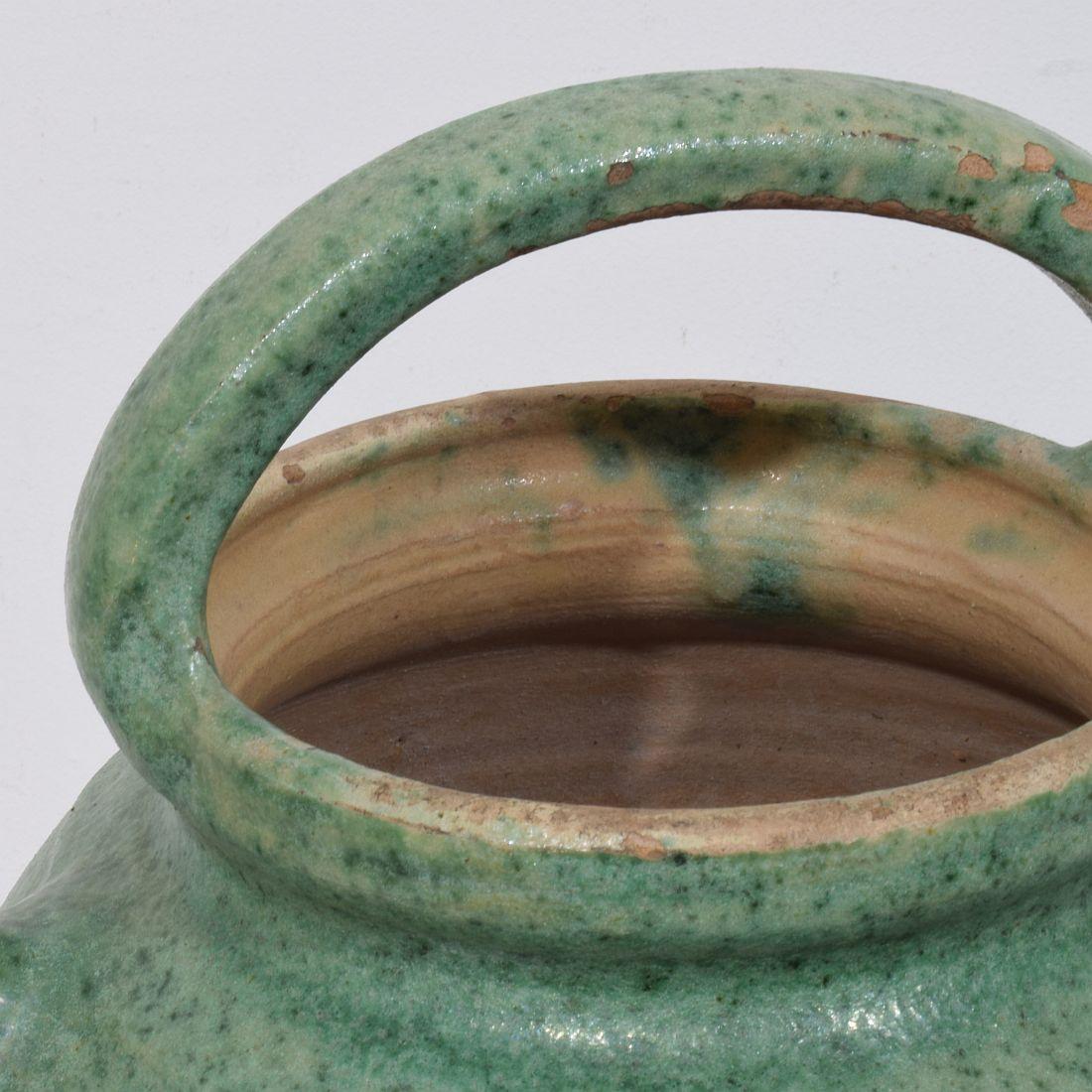 Siglo XIX, jarra o aguamanil francés de terracota vidriada verde en venta 2