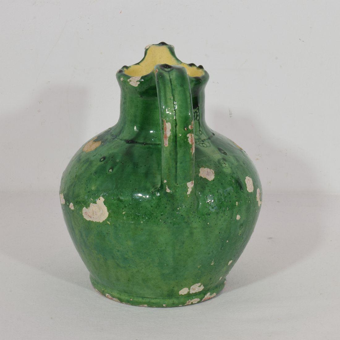 19th Century French Green Glazed Terracotta Jug or Water Cruche In Good Condition For Sale In Buisson, FR