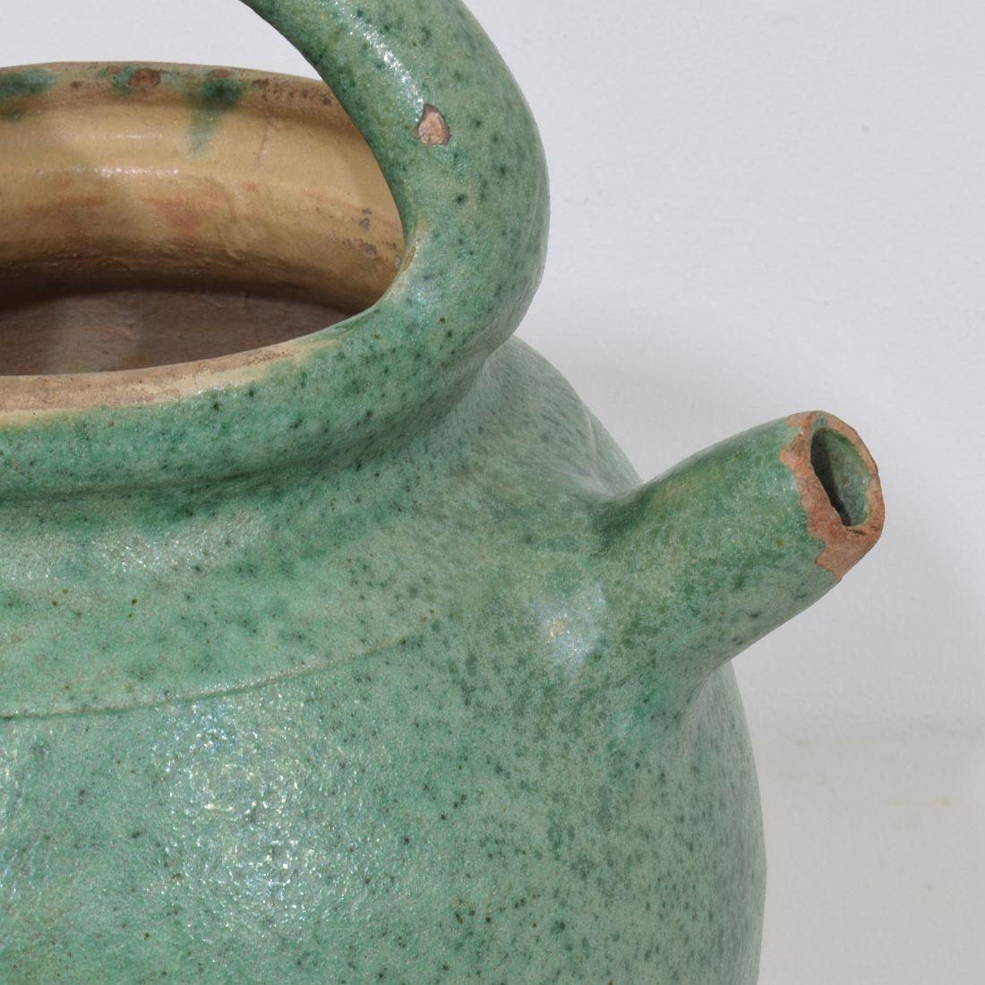 Siglo XIX, jarra o aguamanil francés de terracota vidriada verde Terracota en venta