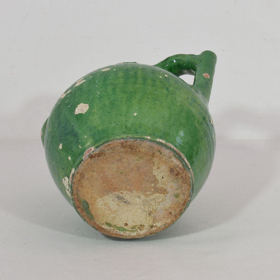 Pichet ou cruche à eau en terre cuite émaillée verte du 19ème siècle français en vente 1